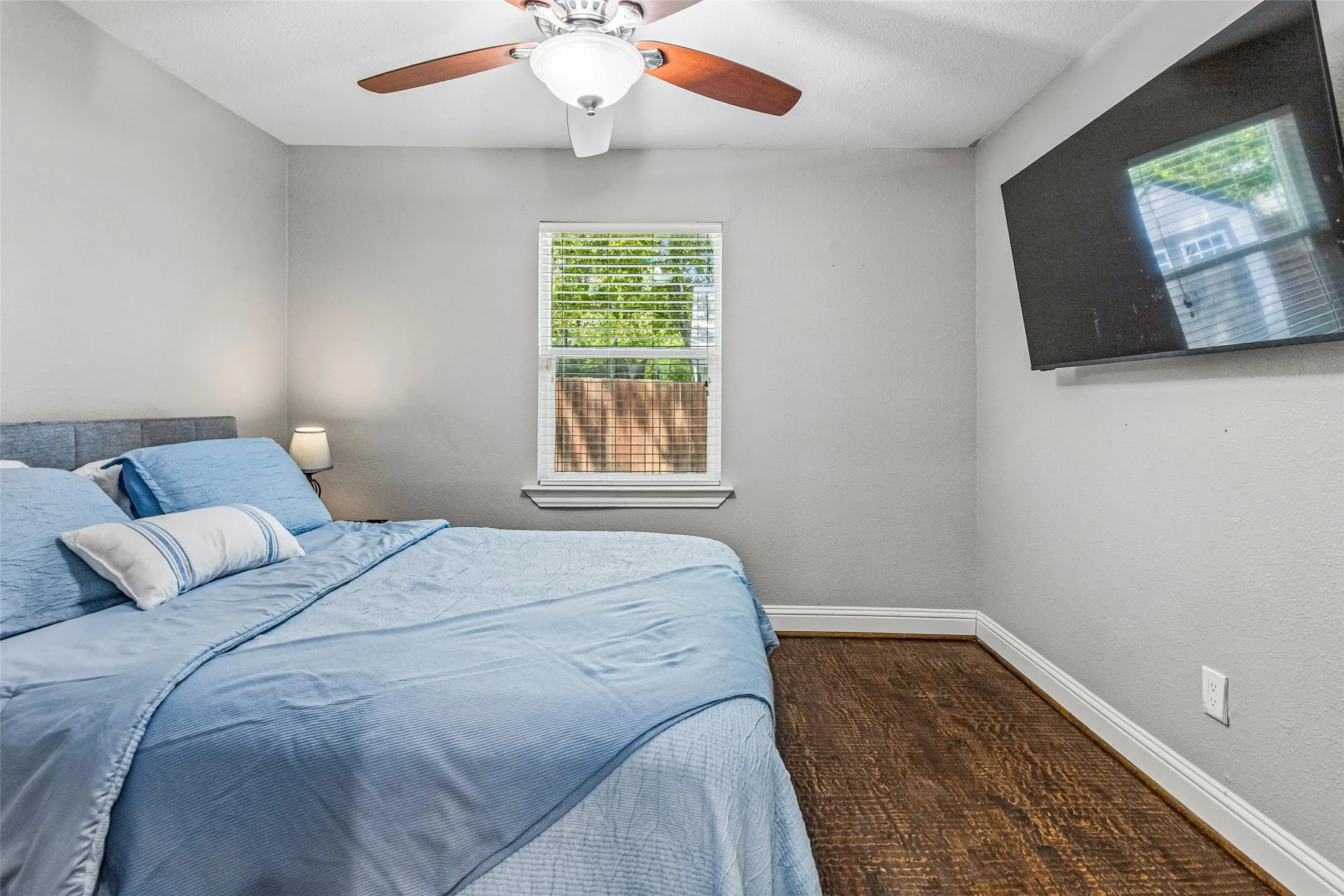 Single Family Residence For Sale in Collin County , 605 E Graham Street, Mc Kinney, Texas 75069, 3 Bedroom, 2 Bathroom, Garage spaces, 1,200 Sqft, built in 1948, mls#21352146, Real Estate Agent in Mc Kinney, Homes For Sale in Collin county, Homes For Sale in Mc Kinney, Realtor in Mc Kinney Texas, Real Estate Brokerage Independent Realty Texas, Luminita Cordes Realtor