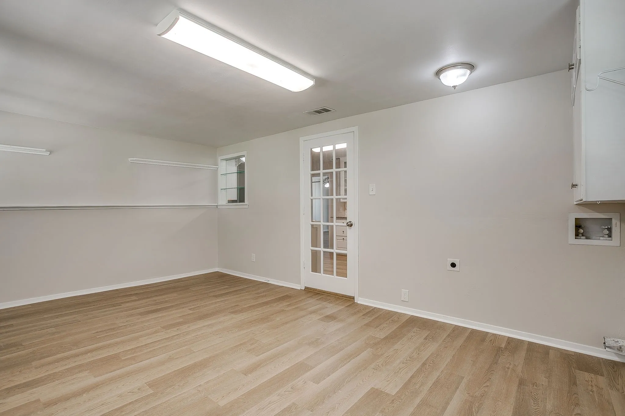 Single Family Residence For Sale in Tarrant County , 204 W Northern Avenue, Saginaw, Texas 76179, 4 Bedroom, 2 Bathroom, Garage spaces, 1,644 Sqft, built in 1959, mls#21353974, Real Estate Agent in Saginaw, Homes For Sale in Tarrant county, Homes For Sale in Saginaw, Realtor in Saginaw Texas, Real Estate Brokerage Independent Realty Texas, Luminita Cordes Realtor