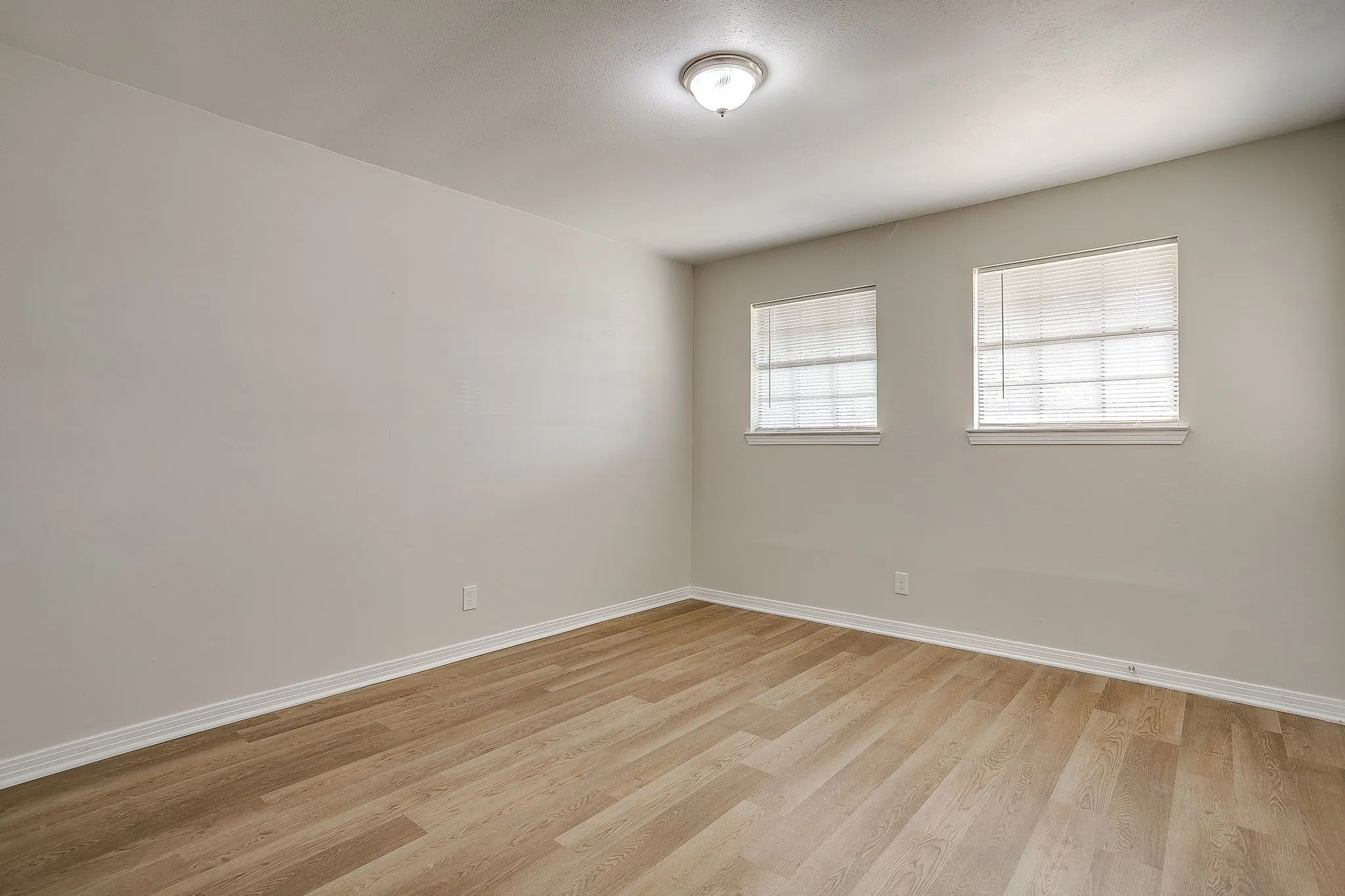 Single Family Residence For Sale in Tarrant County , 204 W Northern Avenue, Saginaw, Texas 76179, 4 Bedroom, 2 Bathroom, Garage spaces, 1,644 Sqft, built in 1959, mls#21353974, Real Estate Agent in Saginaw, Homes For Sale in Tarrant county, Homes For Sale in Saginaw, Realtor in Saginaw Texas, Real Estate Brokerage Independent Realty Texas, Luminita Cordes Realtor