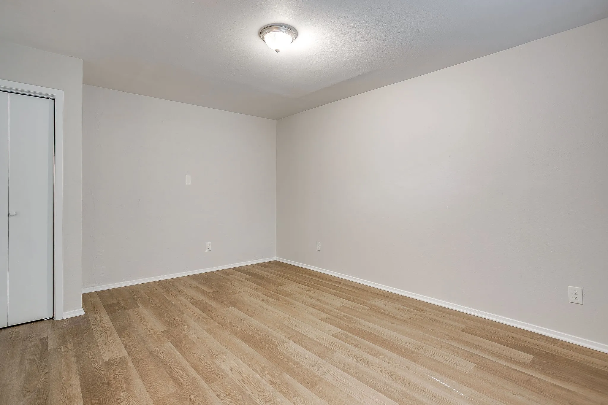 Single Family Residence For Sale in Tarrant County , 204 W Northern Avenue, Saginaw, Texas 76179, 4 Bedroom, 2 Bathroom, Garage spaces, 1,644 Sqft, built in 1959, mls#21353974, Real Estate Agent in Saginaw, Homes For Sale in Tarrant county, Homes For Sale in Saginaw, Realtor in Saginaw Texas, Real Estate Brokerage Independent Realty Texas, Luminita Cordes Realtor