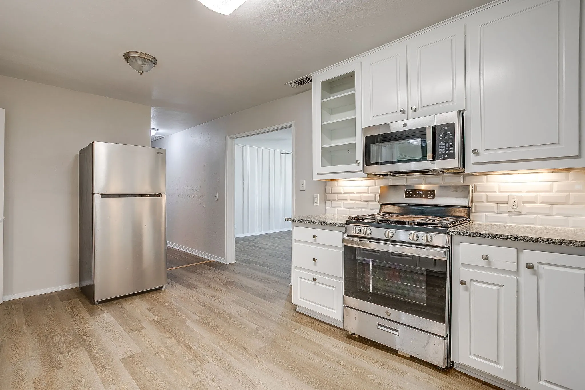 Single Family Residence For Sale in Tarrant County , 204 W Northern Avenue, Saginaw, Texas 76179, 4 Bedroom, 2 Bathroom, Garage spaces, 1,644 Sqft, built in 1959, mls#21353974, Real Estate Agent in Saginaw, Homes For Sale in Tarrant county, Homes For Sale in Saginaw, Realtor in Saginaw Texas, Real Estate Brokerage Independent Realty Texas, Luminita Cordes Realtor