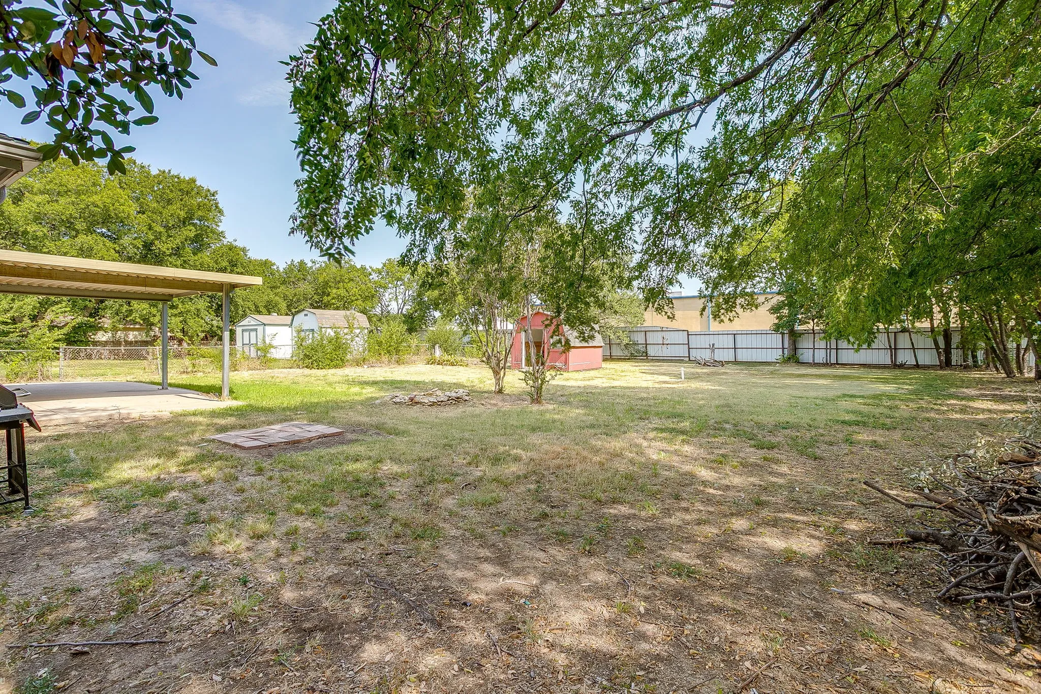 Single Family Residence For Sale in Tarrant County , 204 W Northern Avenue, Saginaw, Texas 76179, 4 Bedroom, 2 Bathroom, Garage spaces, 1,644 Sqft, built in 1959, mls#21353974, Real Estate Agent in Saginaw, Homes For Sale in Tarrant county, Homes For Sale in Saginaw, Realtor in Saginaw Texas, Real Estate Brokerage Independent Realty Texas, Luminita Cordes Realtor