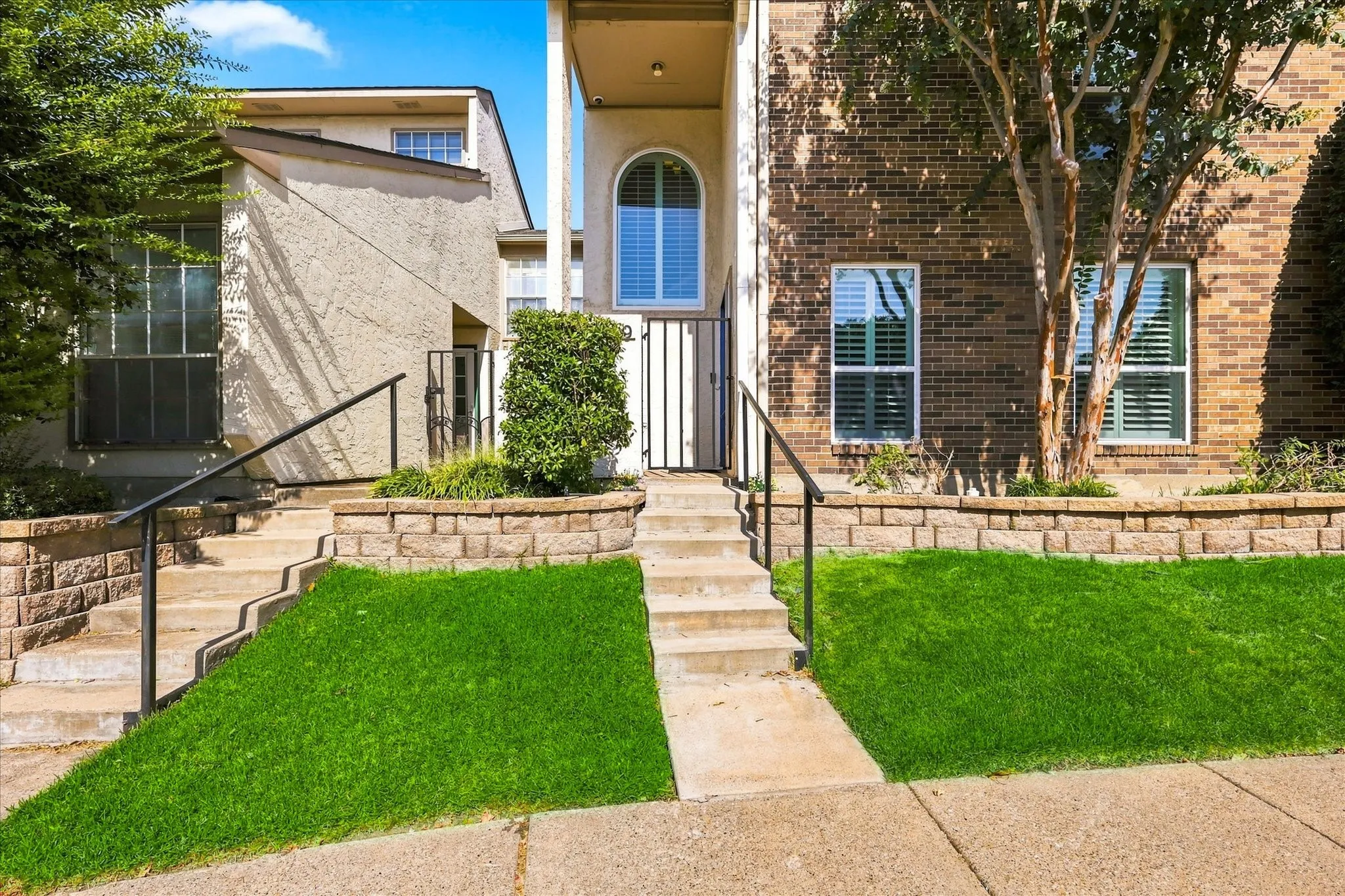 Single Family Residence For Sale in Dallas County , 12919 Woodbend Lane, Dallas, Texas 75243, 3 Bedroom, 3 Bathroom, Garage spaces, 1,620 Sqft, built in 1983, mls#21344638, Real Estate Agent in Dallas, Homes For Sale in Dallas county, Homes For Sale in Dallas, Realtor in Dallas Texas, Real Estate Brokerage Independent Realty Texas, Luminita Cordes Realtor