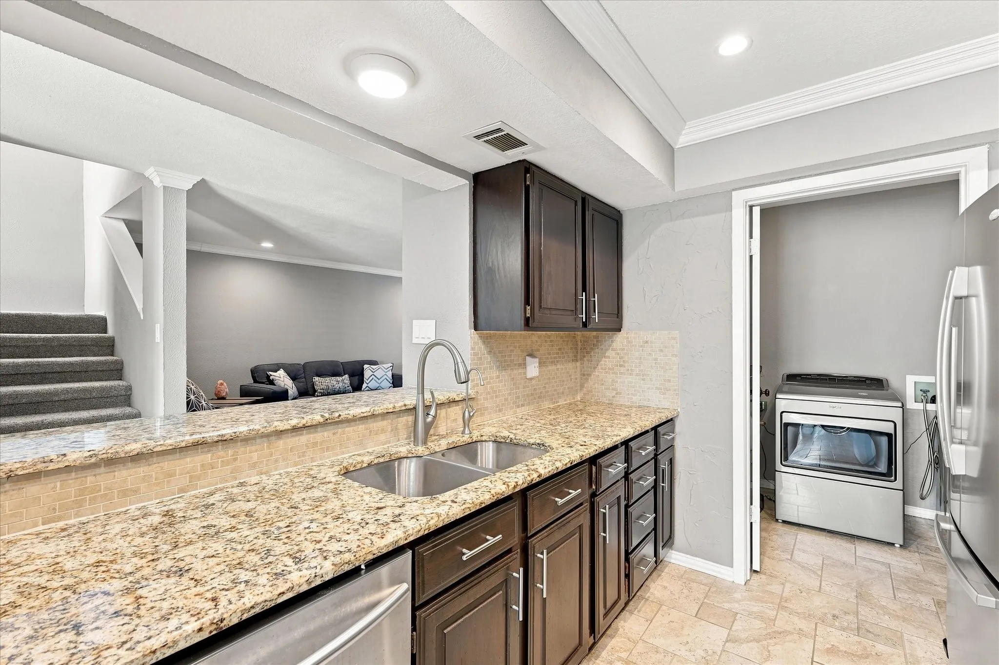 Single Family Residence For Sale in Dallas County , 12919 Woodbend Lane, Dallas, Texas 75243, 3 Bedroom, 3 Bathroom, Garage spaces, 1,620 Sqft, built in 1983, mls#21344638, Real Estate Agent in Dallas, Homes For Sale in Dallas county, Homes For Sale in Dallas, Realtor in Dallas Texas, Real Estate Brokerage Independent Realty Texas, Luminita Cordes Realtor