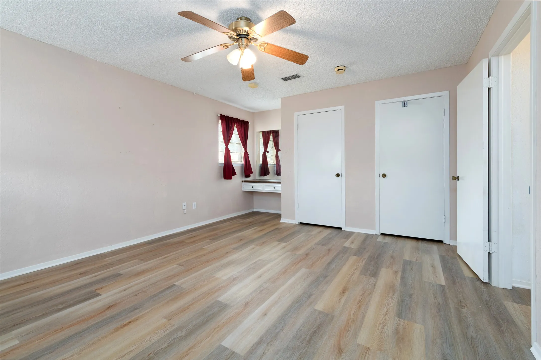 Single Family Residence For Sale in Taylor County , 3125 Winterhawk Drive, Abilene, Texas 79606, 3 Bedroom, 2 Bathroom, 2 Garage spaces, 1,758 Sqft, built in 1978, mls#21353717, Real Estate Agent in Abilene, Homes For Sale in Taylor county, Homes For Sale in Abilene, Realtor in Abilene Texas, Real Estate Brokerage Independent Realty Texas, Luminita Cordes Realtor