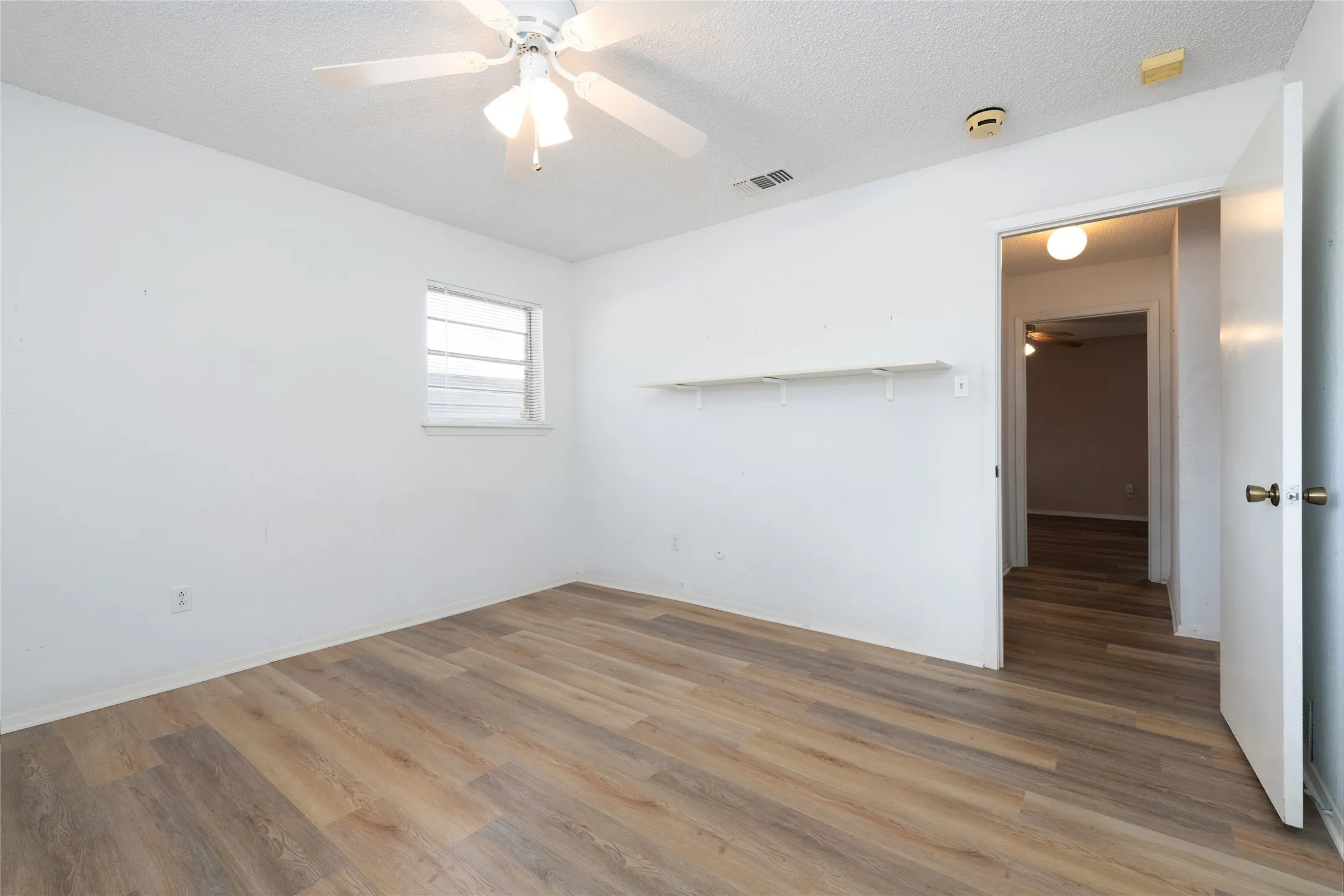 Single Family Residence For Sale in Taylor County , 3125 Winterhawk Drive, Abilene, Texas 79606, 3 Bedroom, 2 Bathroom, 2 Garage spaces, 1,758 Sqft, built in 1978, mls#21353717, Real Estate Agent in Abilene, Homes For Sale in Taylor county, Homes For Sale in Abilene, Realtor in Abilene Texas, Real Estate Brokerage Independent Realty Texas, Luminita Cordes Realtor