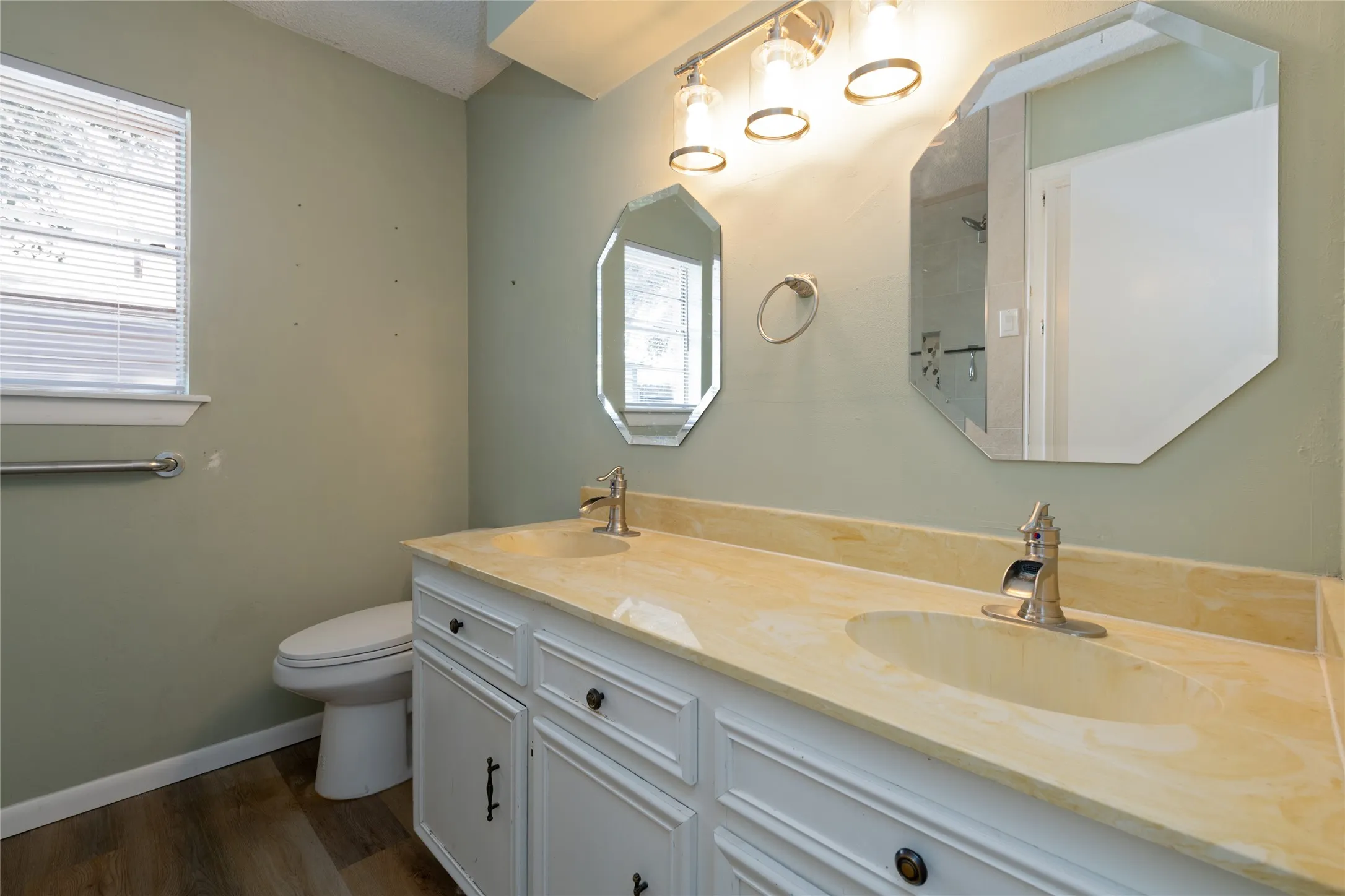 Single Family Residence For Sale in Taylor County , 3125 Winterhawk Drive, Abilene, Texas 79606, 3 Bedroom, 2 Bathroom, 2 Garage spaces, 1,758 Sqft, built in 1978, mls#21353717, Real Estate Agent in Abilene, Homes For Sale in Taylor county, Homes For Sale in Abilene, Realtor in Abilene Texas, Real Estate Brokerage Independent Realty Texas, Luminita Cordes Realtor
