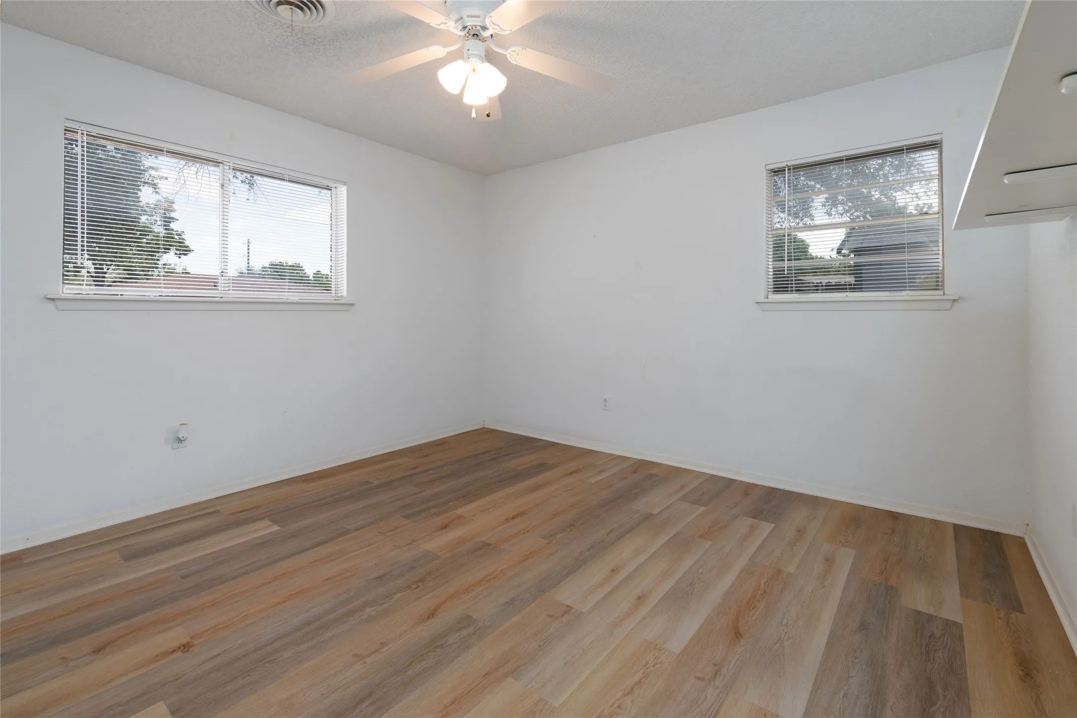 Single Family Residence For Sale in Taylor County , 3125 Winterhawk Drive, Abilene, Texas 79606, 3 Bedroom, 2 Bathroom, 2 Garage spaces, 1,758 Sqft, built in 1978, mls#21353717, Real Estate Agent in Abilene, Homes For Sale in Taylor county, Homes For Sale in Abilene, Realtor in Abilene Texas, Real Estate Brokerage Independent Realty Texas, Luminita Cordes Realtor