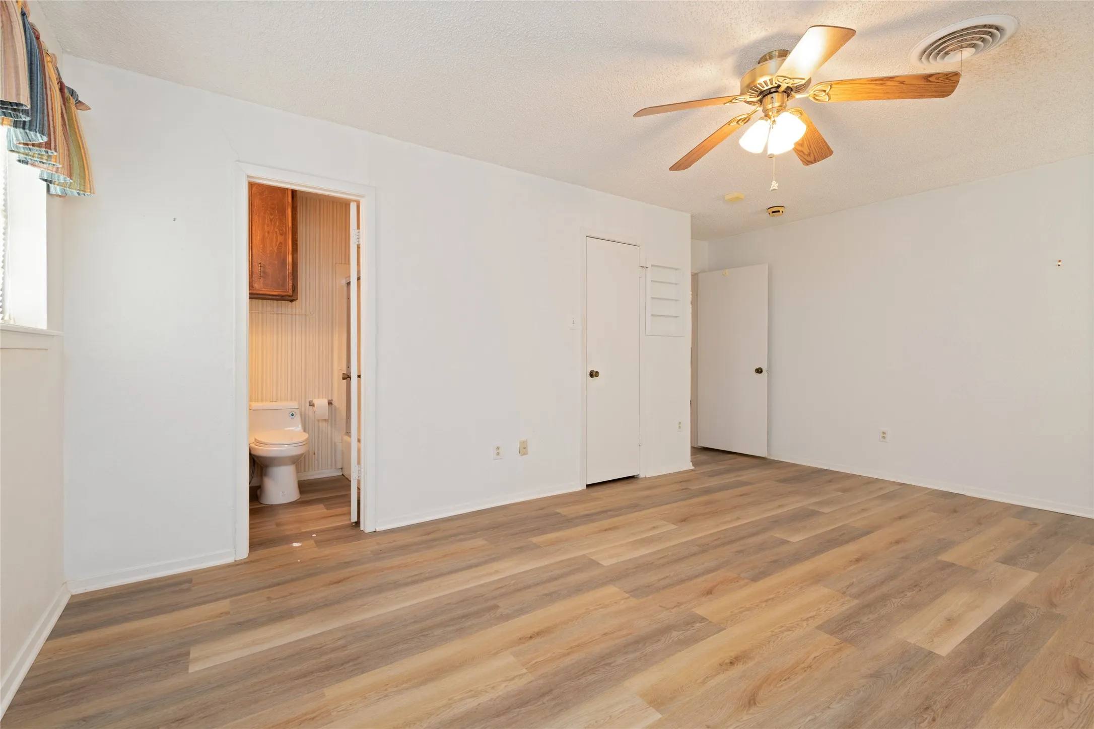Single Family Residence For Sale in Taylor County , 3125 Winterhawk Drive, Abilene, Texas 79606, 3 Bedroom, 2 Bathroom, 2 Garage spaces, 1,758 Sqft, built in 1978, mls#21353717, Real Estate Agent in Abilene, Homes For Sale in Taylor county, Homes For Sale in Abilene, Realtor in Abilene Texas, Real Estate Brokerage Independent Realty Texas, Luminita Cordes Realtor
