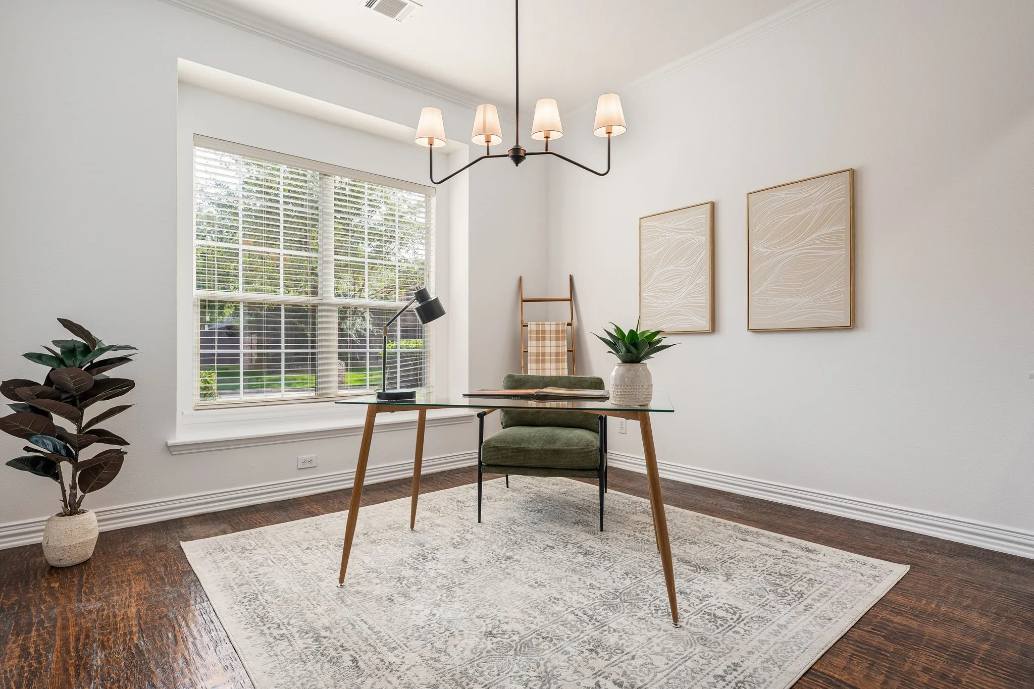 Single Family Residence For Sale in Denton County , 2180 Mustang Trail, Frisco, Texas 75033, 5 Bedroom, 4 Bathroom, 2 Garage spaces, 3,851 Sqft, built in 2004, mls#21353982, Real Estate Agent in Frisco, Homes For Sale in Denton county, Homes For Sale in Frisco, Realtor in Frisco Texas, Real Estate Brokerage Independent Realty Texas, Luminita Cordes Realtor