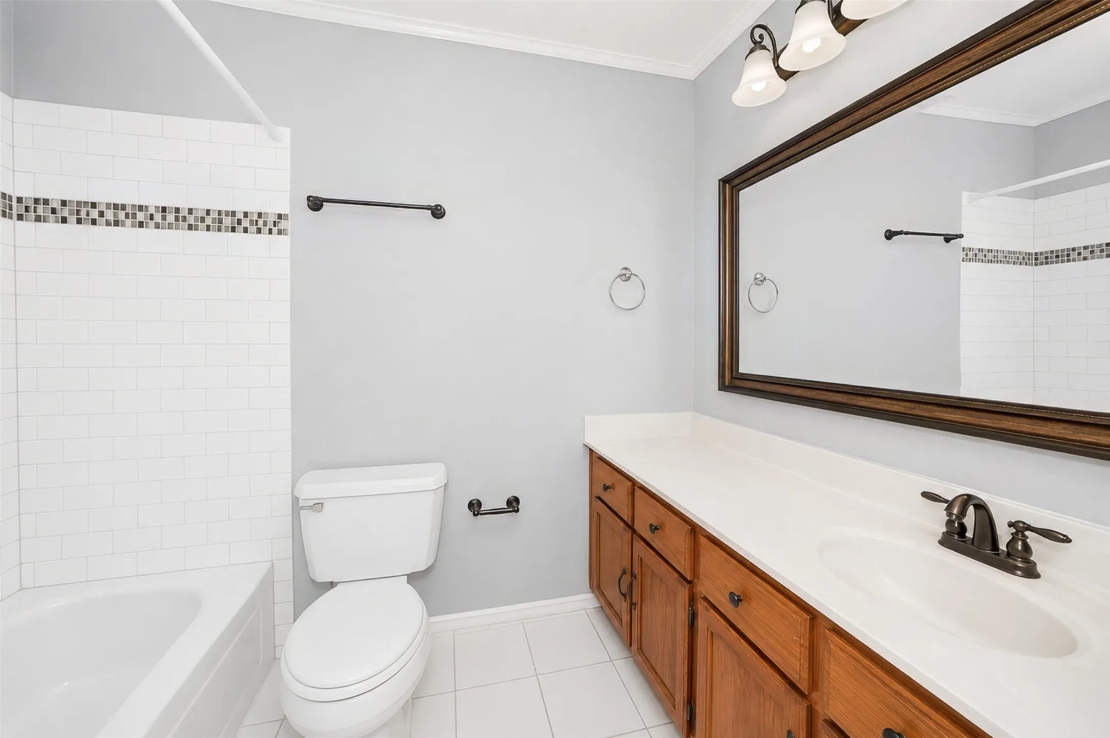 Single Family Residence For Sale in Denton County , 2927 Peninsula Way, Carrollton, Texas 75007, 3 Bedroom, 3 Bathroom, 1 Garage spaces, 1,653 Sqft, built in 1987, mls#21353905, Real Estate Agent in Carrollton, Homes For Sale in Denton county, Homes For Sale in Carrollton, Realtor in Carrollton Texas, Real Estate Brokerage Independent Realty Texas, Luminita Cordes Realtor