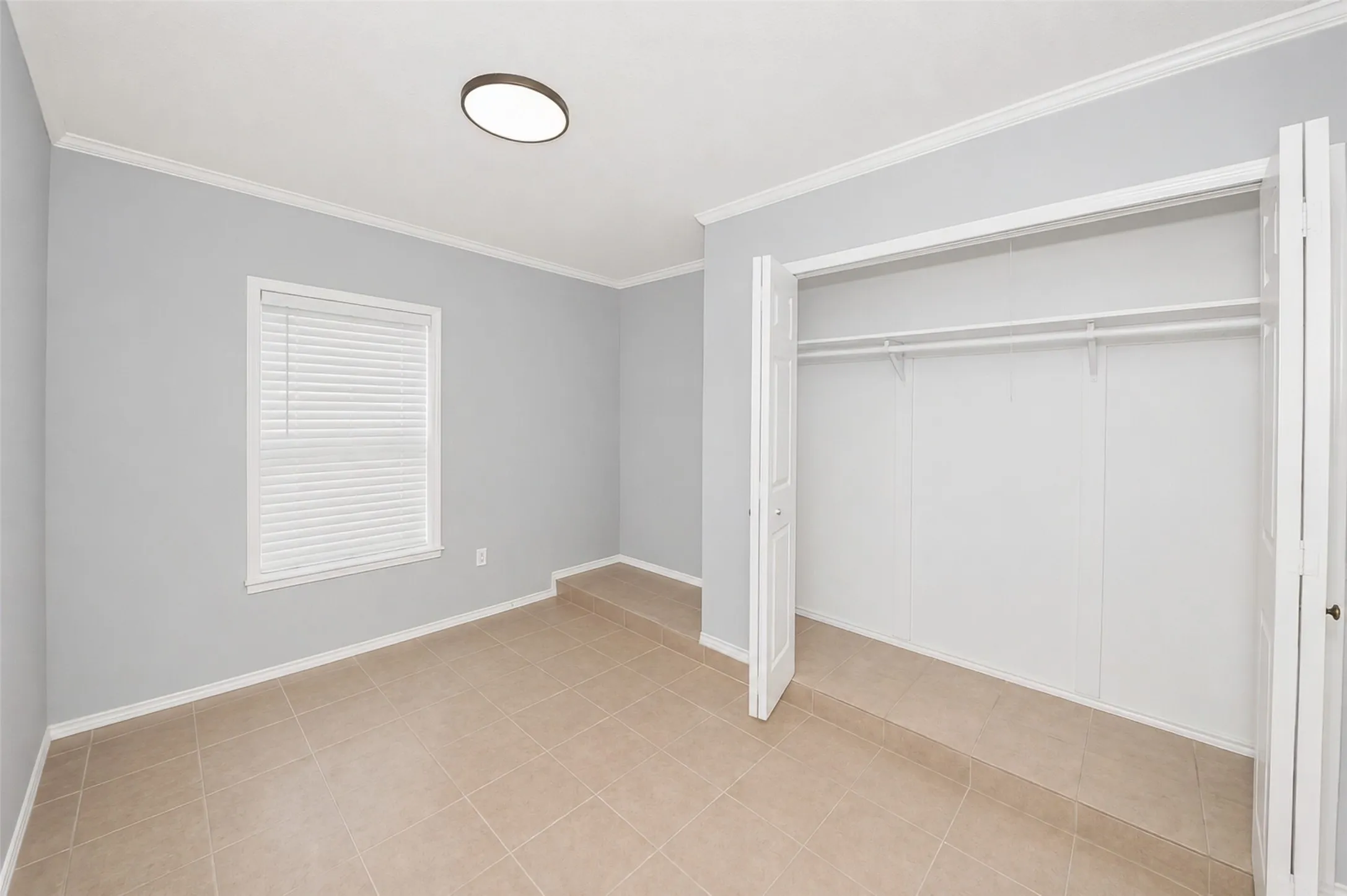 Single Family Residence For Sale in Denton County , 2927 Peninsula Way, Carrollton, Texas 75007, 3 Bedroom, 3 Bathroom, 1 Garage spaces, 1,653 Sqft, built in 1987, mls#21353905, Real Estate Agent in Carrollton, Homes For Sale in Denton county, Homes For Sale in Carrollton, Realtor in Carrollton Texas, Real Estate Brokerage Independent Realty Texas, Luminita Cordes Realtor