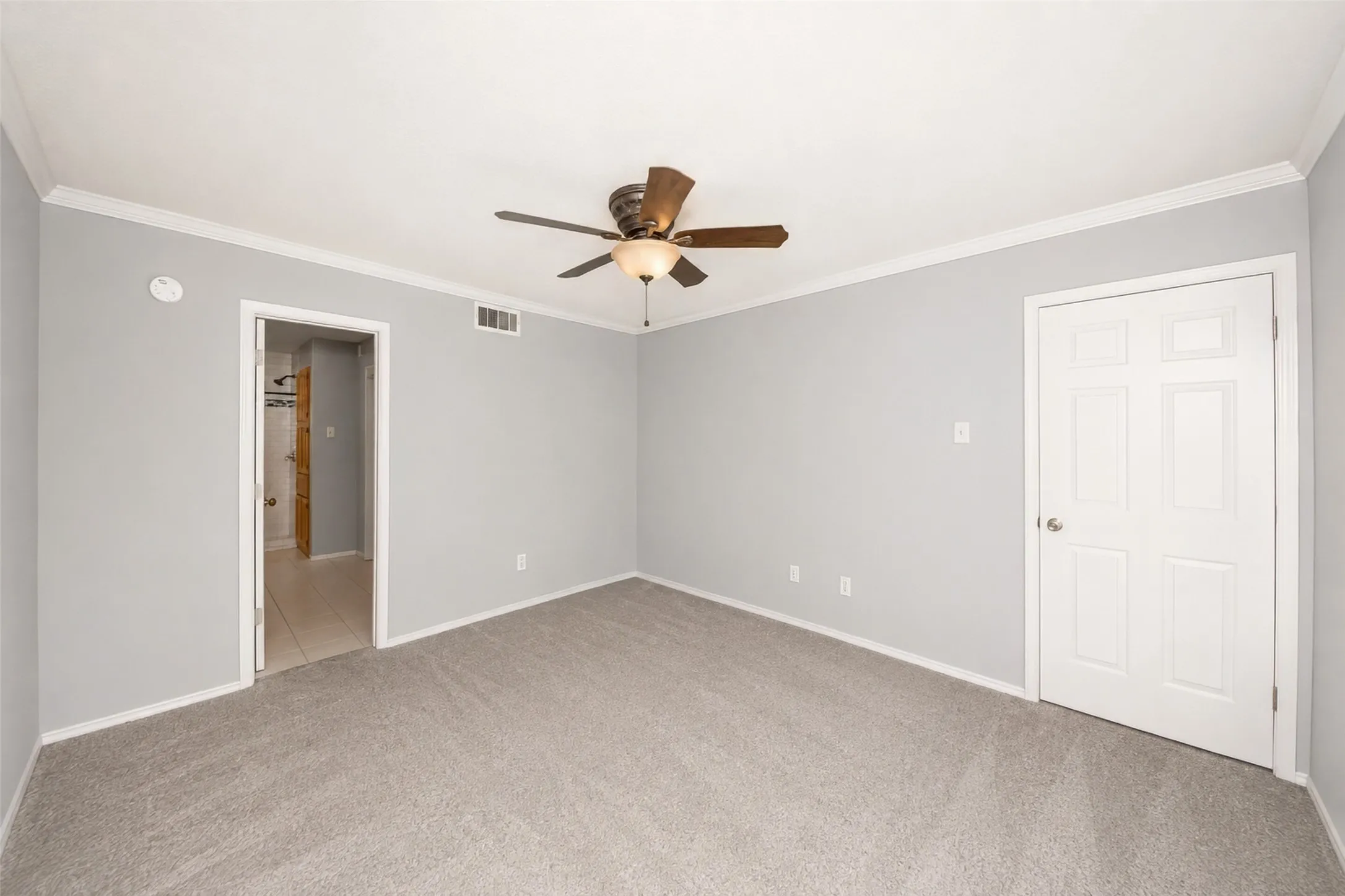 Single Family Residence For Sale in Denton County , 2927 Peninsula Way, Carrollton, Texas 75007, 3 Bedroom, 3 Bathroom, 1 Garage spaces, 1,653 Sqft, built in 1987, mls#21353905, Real Estate Agent in Carrollton, Homes For Sale in Denton county, Homes For Sale in Carrollton, Realtor in Carrollton Texas, Real Estate Brokerage Independent Realty Texas, Luminita Cordes Realtor