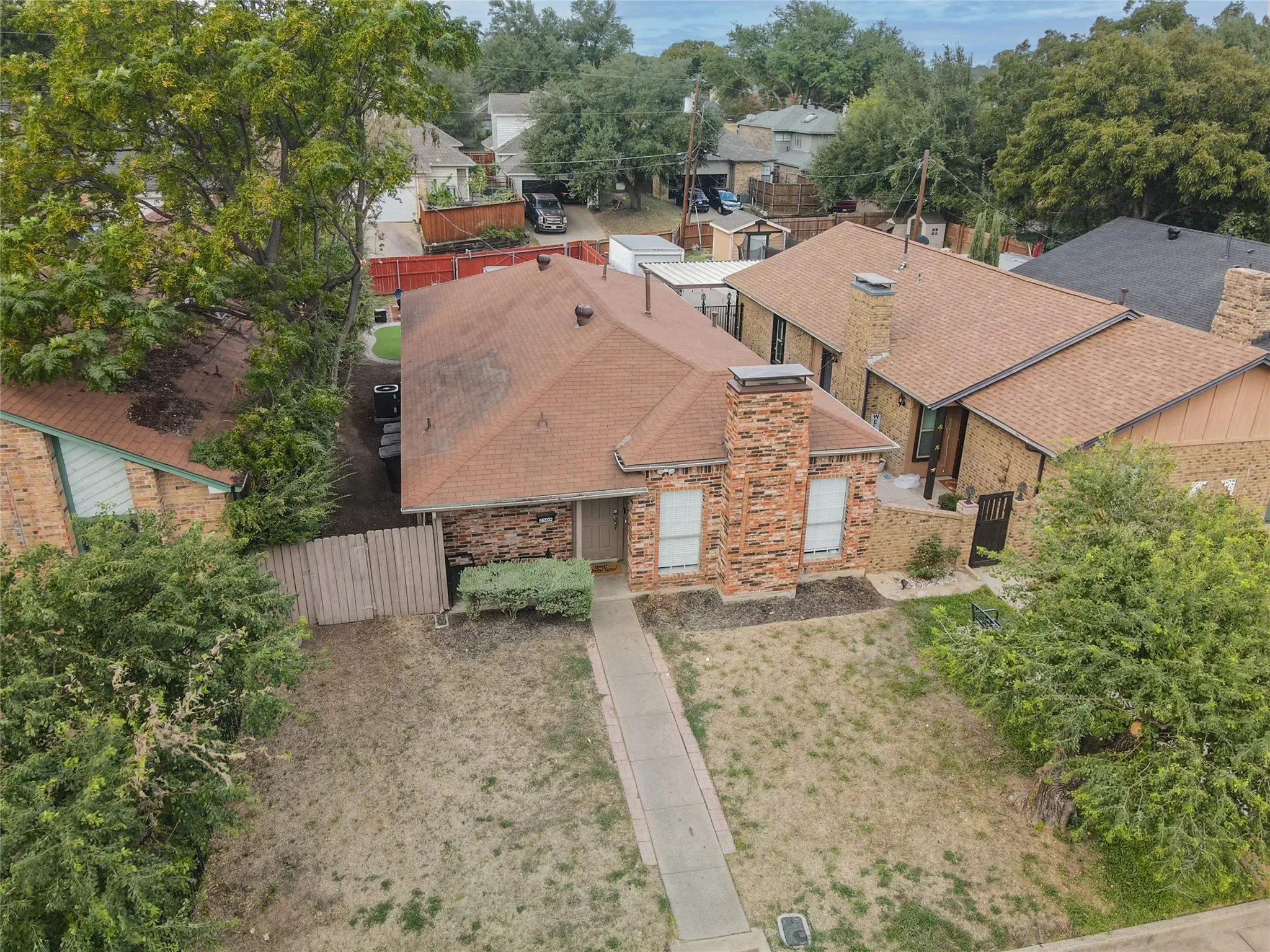 Single Family Residence For Sale in Dallas County , 2509 W Oakdale Road, Irving, Texas 75060, 3 Bedroom, 2 Bathroom, Garage spaces, 1,630 Sqft, built in 1983, mls#21354054, Real Estate Agent in Irving, Homes For Sale in Dallas county, Homes For Sale in Irving, Realtor in Irving Texas, Real Estate Brokerage Independent Realty Texas, Luminita Cordes Realtor