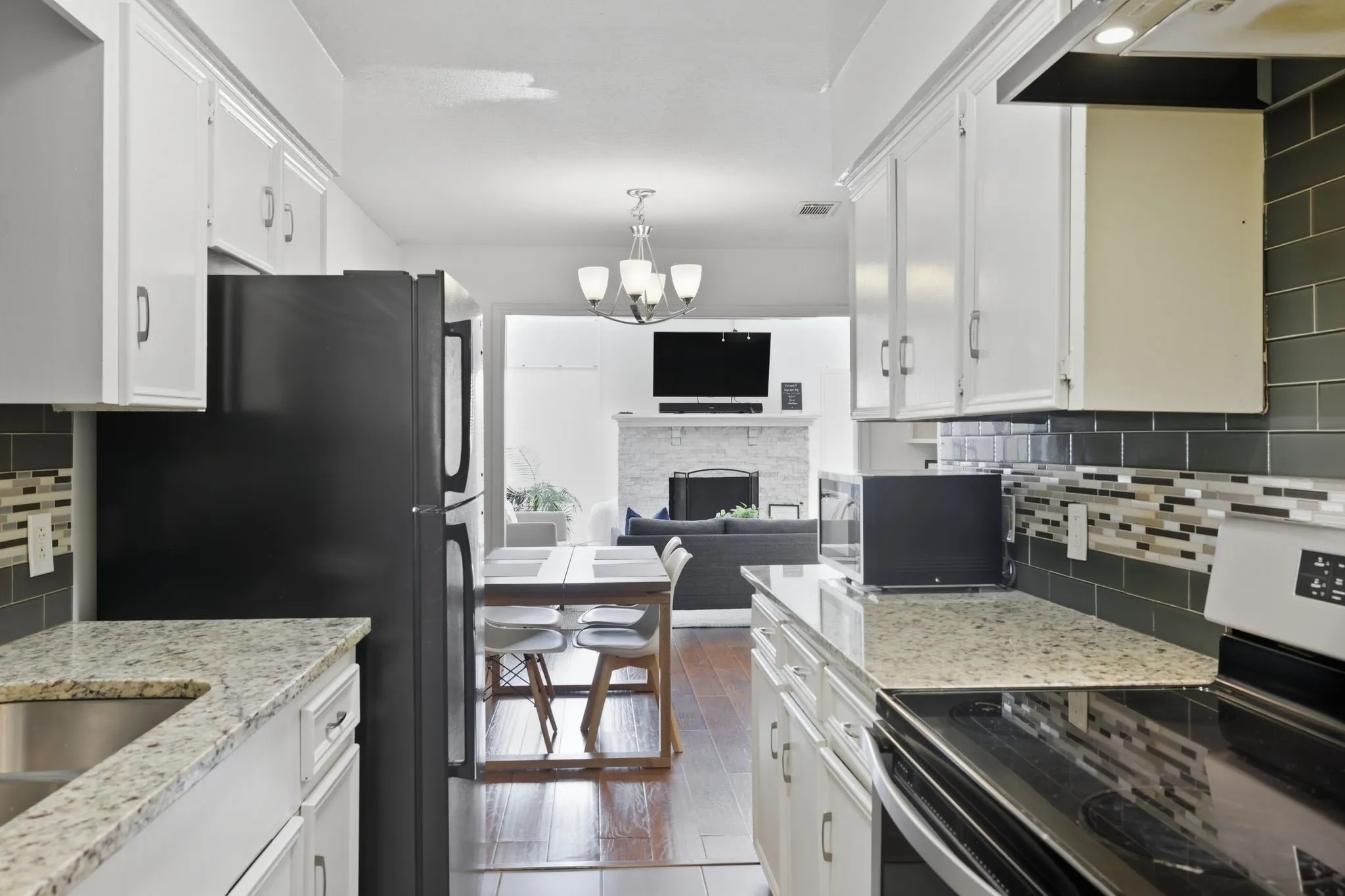 Single Family Residence For Sale in Dallas County , 2509 W Oakdale Road, Irving, Texas 75060, 3 Bedroom, 2 Bathroom, Garage spaces, 1,630 Sqft, built in 1983, mls#21354054, Real Estate Agent in Irving, Homes For Sale in Dallas county, Homes For Sale in Irving, Realtor in Irving Texas, Real Estate Brokerage Independent Realty Texas, Luminita Cordes Realtor