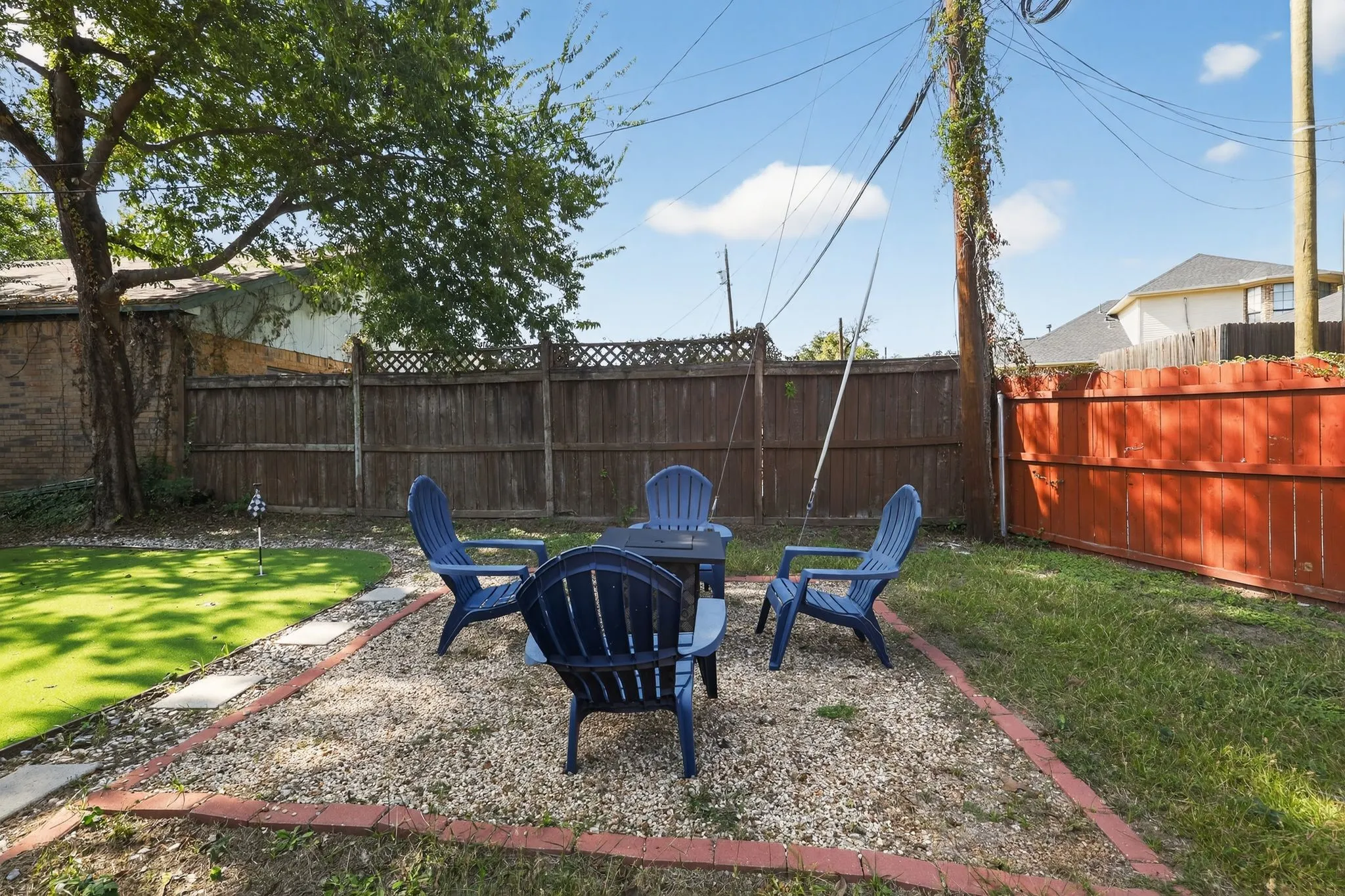 Single Family Residence For Sale in Dallas County , 2509 W Oakdale Road, Irving, Texas 75060, 3 Bedroom, 2 Bathroom, Garage spaces, 1,630 Sqft, built in 1983, mls#21354054, Real Estate Agent in Irving, Homes For Sale in Dallas county, Homes For Sale in Irving, Realtor in Irving Texas, Real Estate Brokerage Independent Realty Texas, Luminita Cordes Realtor