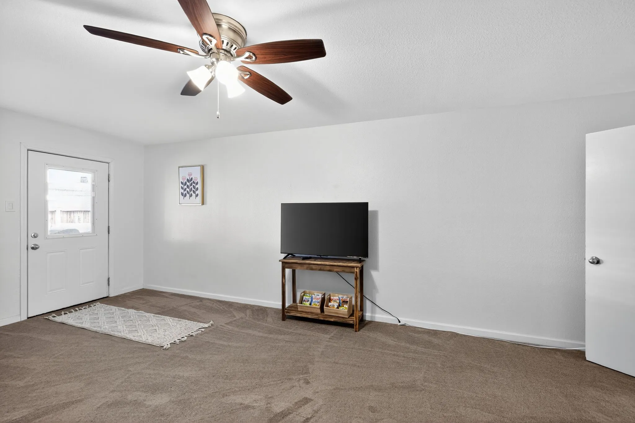 Single Family Residence For Sale in Dallas County , 2509 W Oakdale Road, Irving, Texas 75060, 3 Bedroom, 2 Bathroom, Garage spaces, 1,630 Sqft, built in 1983, mls#21354054, Real Estate Agent in Irving, Homes For Sale in Dallas county, Homes For Sale in Irving, Realtor in Irving Texas, Real Estate Brokerage Independent Realty Texas, Luminita Cordes Realtor