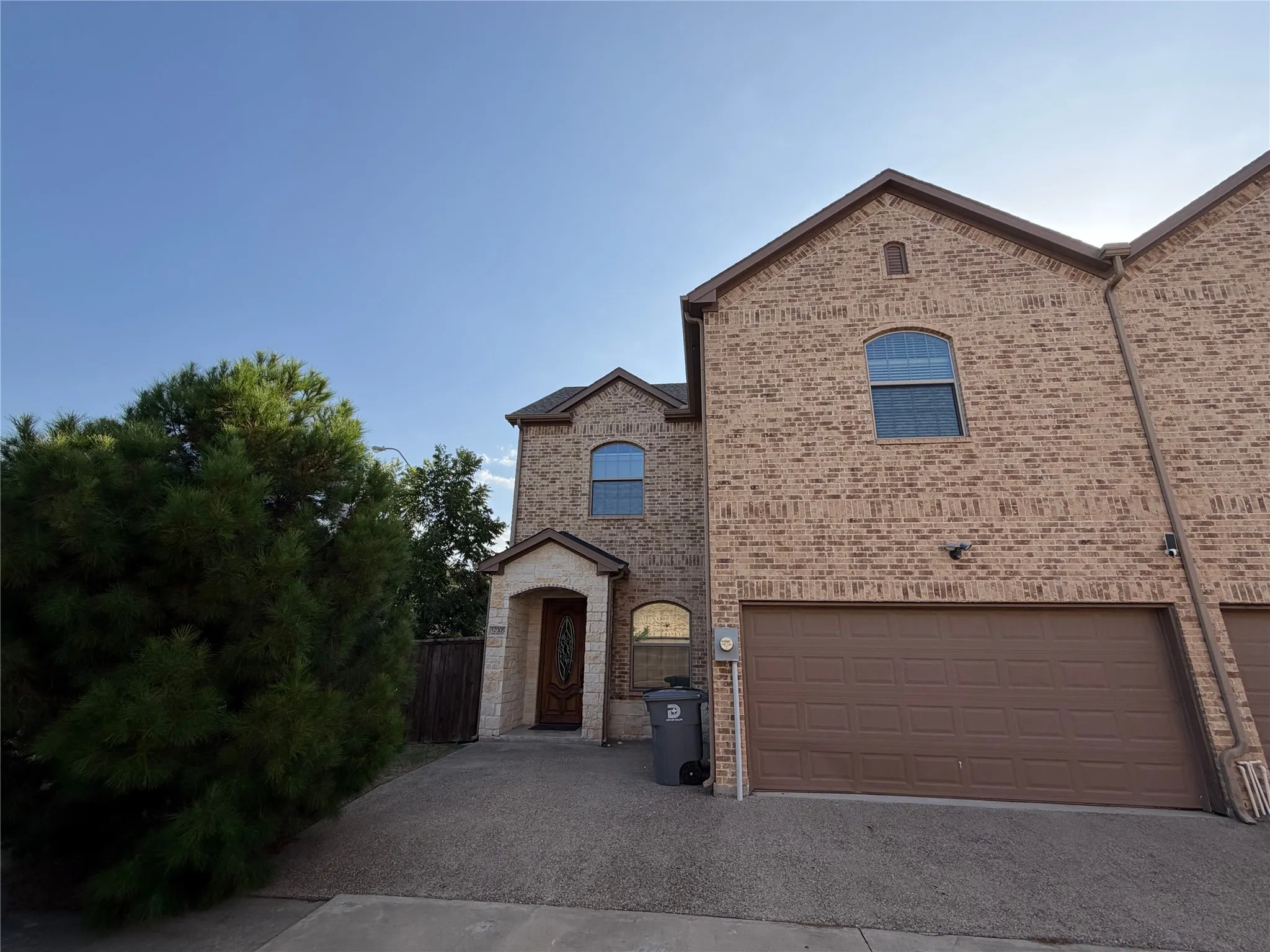 Townhouse For Rent in Dallas County , 12305 Halima Street, Dallas, Texas 75243, 4 Bedrooms, 4 Bathrooms, 2 Garage spaces, 2,397 Sqft, built in 2017, Price $2,800, mls#21354057, Real Estate Agent in Dallas, Homes For Rent in Dallas county, Homes For Rent in Dallas, Realtor in Dallas Texas, Real Estate Brokerage Independent Realty Texas, Luminita Cordes Realtor
