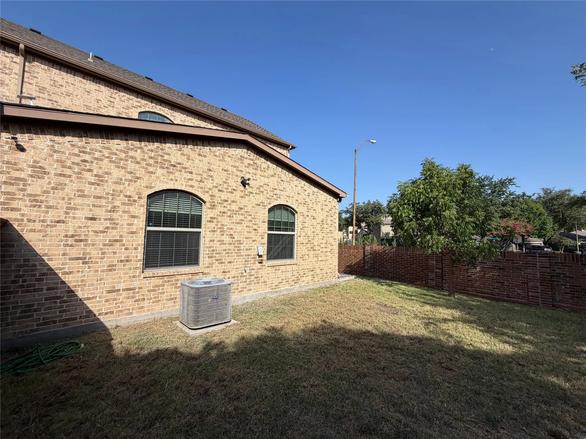 Townhouse For Rent in Dallas County , 12305 Halima Street, Dallas, Texas 75243, 4 Bedrooms, 4 Bathrooms, 2 Garage spaces, 2,397 Sqft, built in 2017, Price $2,800, mls#21354057, Real Estate Agent in Dallas, Homes For Rent in Dallas county, Homes For Rent in Dallas, Realtor in Dallas Texas, Real Estate Brokerage Independent Realty Texas, Luminita Cordes Realtor