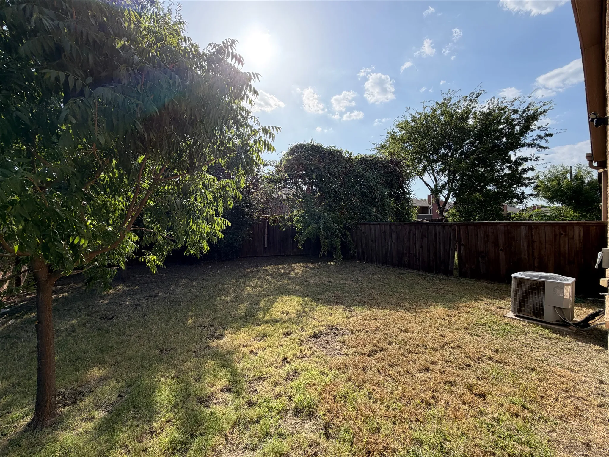 Townhouse For Rent in Dallas County , 12305 Halima Street, Dallas, Texas 75243, 4 Bedrooms, 4 Bathrooms, 2 Garage spaces, 2,397 Sqft, built in 2017, Price $2,800, mls#21354057, Real Estate Agent in Dallas, Homes For Rent in Dallas county, Homes For Rent in Dallas, Realtor in Dallas Texas, Real Estate Brokerage Independent Realty Texas, Luminita Cordes Realtor