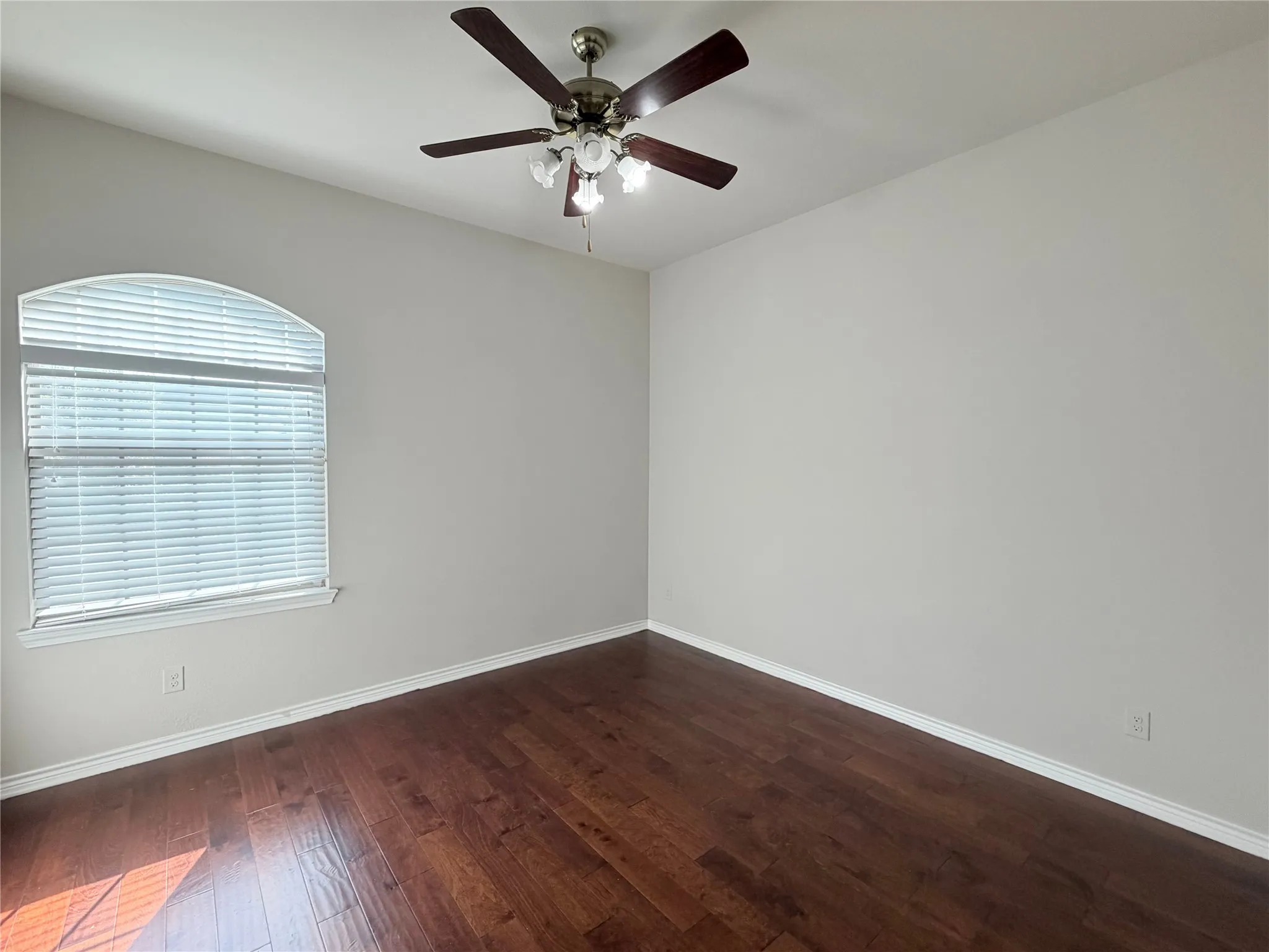 Townhouse For Rent in Dallas County , 12305 Halima Street, Dallas, Texas 75243, 4 Bedrooms, 4 Bathrooms, 2 Garage spaces, 2,397 Sqft, built in 2017, Price $2,800, mls#21354057, Real Estate Agent in Dallas, Homes For Rent in Dallas county, Homes For Rent in Dallas, Realtor in Dallas Texas, Real Estate Brokerage Independent Realty Texas, Luminita Cordes Realtor