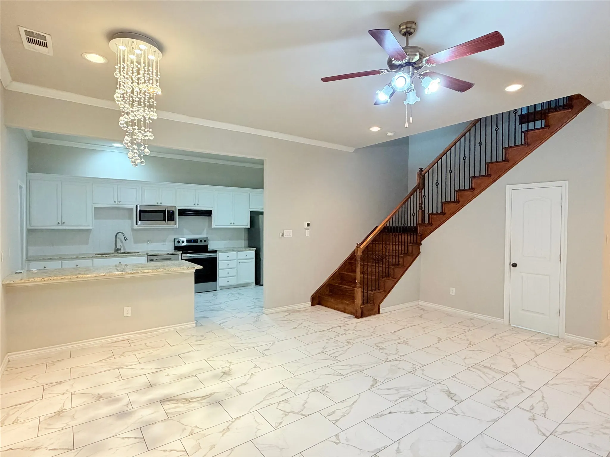 Townhouse For Rent in Dallas County , 12305 Halima Street, Dallas, Texas 75243, 4 Bedrooms, 4 Bathrooms, 2 Garage spaces, 2,397 Sqft, built in 2017, Price $2,800, mls#21354057, Real Estate Agent in Dallas, Homes For Rent in Dallas county, Homes For Rent in Dallas, Realtor in Dallas Texas, Real Estate Brokerage Independent Realty Texas, Luminita Cordes Realtor