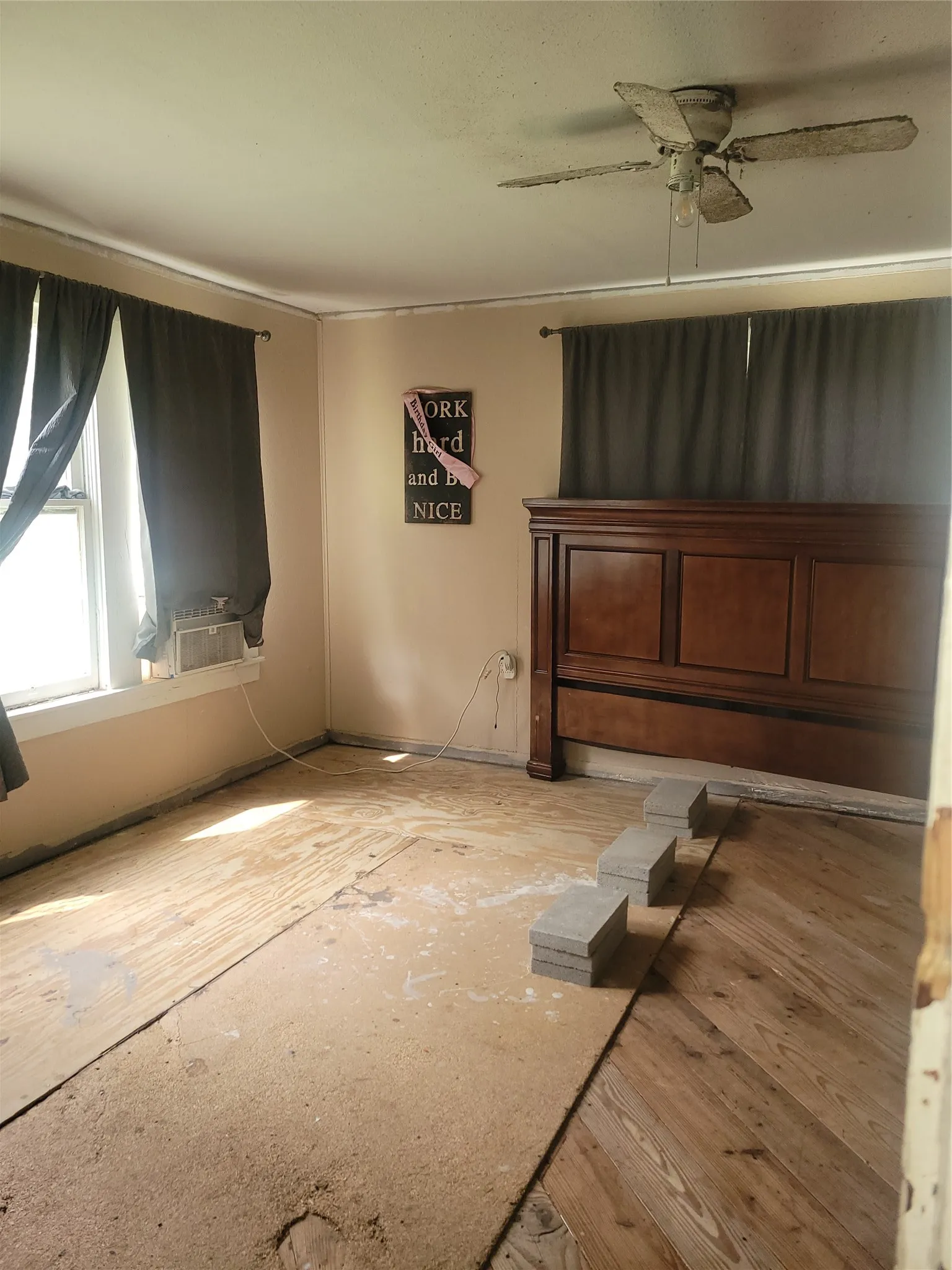 Single Family Residence For Sale in Brown County , 1701 6th Street, Brownwood, Texas 76801, 3 Bedrooms, 2 Bathrooms, Garage spaces, 1,885 Sqft, built in 1900, Price $95,000, mls#21345891, Real Estate Agent in Brownwood, Homes For Sale in Brown county, Homes For Sale in Brownwood, Realtor in Brownwood Texas, Real Estate Brokerage Independent Realty Texas, Luminita Cordes Realtor