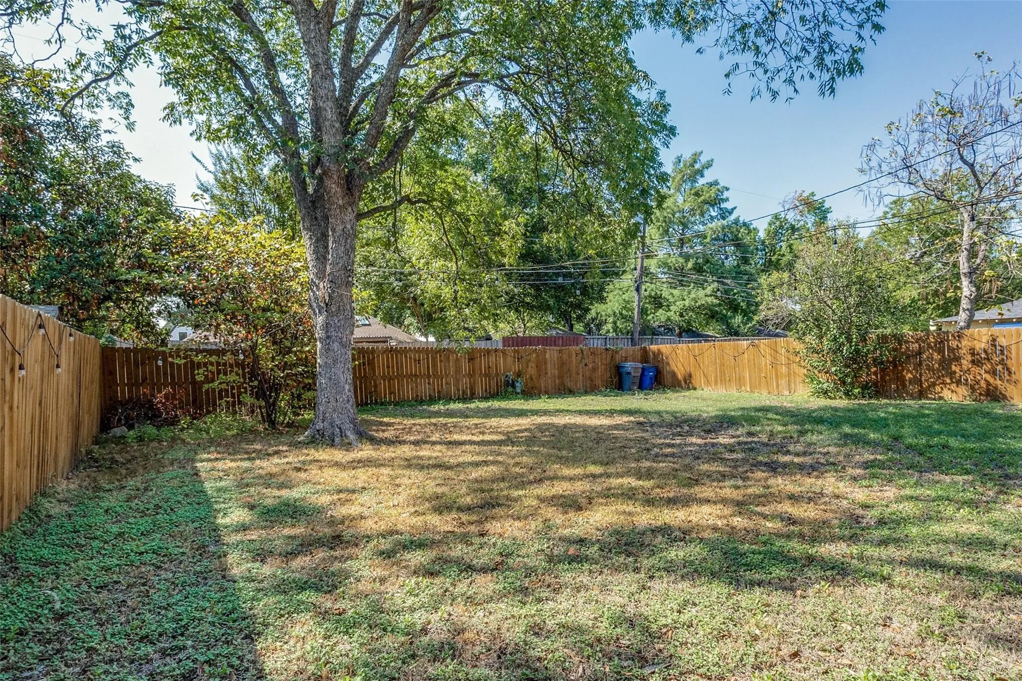 Single Family Residence For Rent in Dallas County , 3732 Seguin Drive, Dallas, Texas 75220, 3 Bedroom, 1 Bathroom, 1 Garage spaces, 1,002 Sqft, built in 1951, mls#21352824, Real Estate Agent in Dallas, Homes For Rent in Dallas county, Homes For Rent in Dallas, Realtor in Dallas Texas, Real Estate Brokerage Independent Realty Texas, Luminita Cordes Realtor