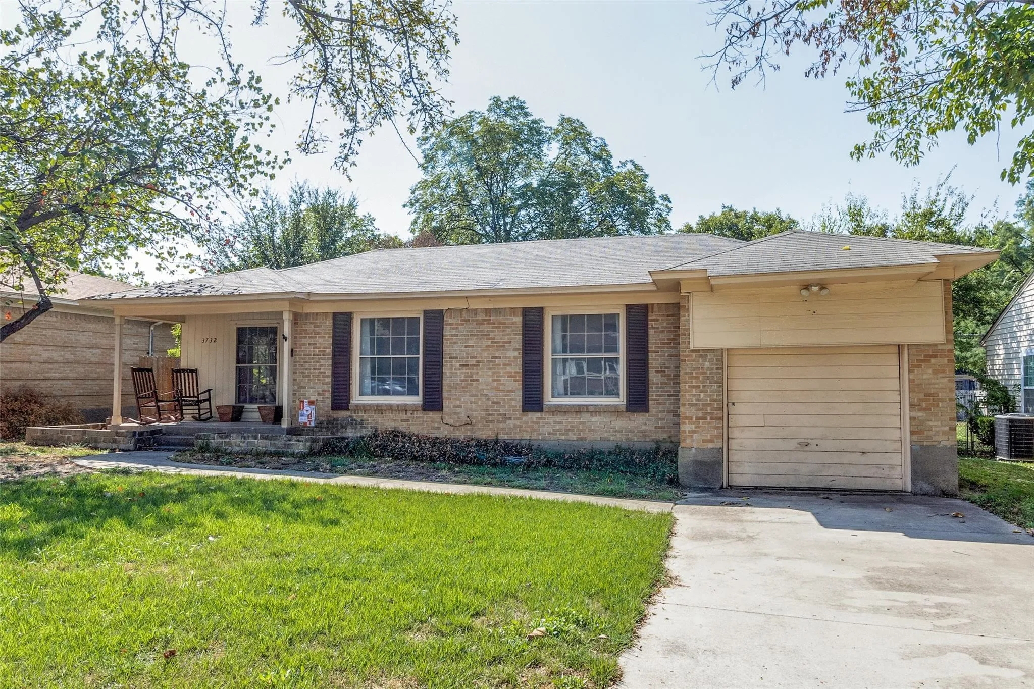 Single Family Residence For Rent in Dallas County , 3732 Seguin Drive, Dallas, Texas 75220, 3 Bedroom, 1 Bathroom, 1 Garage spaces, 1,002 Sqft, built in 1951, mls#21352824, Real Estate Agent in Dallas, Homes For Rent in Dallas county, Homes For Rent in Dallas, Realtor in Dallas Texas, Real Estate Brokerage Independent Realty Texas, Luminita Cordes Realtor
