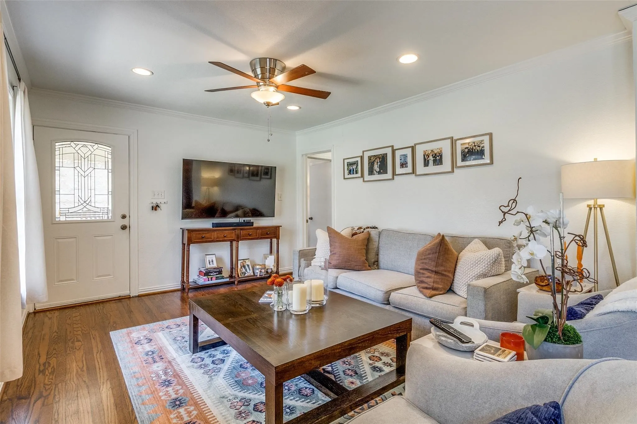 Single Family Residence For Rent in Dallas County , 3732 Seguin Drive, Dallas, Texas 75220, 3 Bedroom, 1 Bathroom, 1 Garage spaces, 1,002 Sqft, built in 1951, mls#21352824, Real Estate Agent in Dallas, Homes For Rent in Dallas county, Homes For Rent in Dallas, Realtor in Dallas Texas, Real Estate Brokerage Independent Realty Texas, Luminita Cordes Realtor