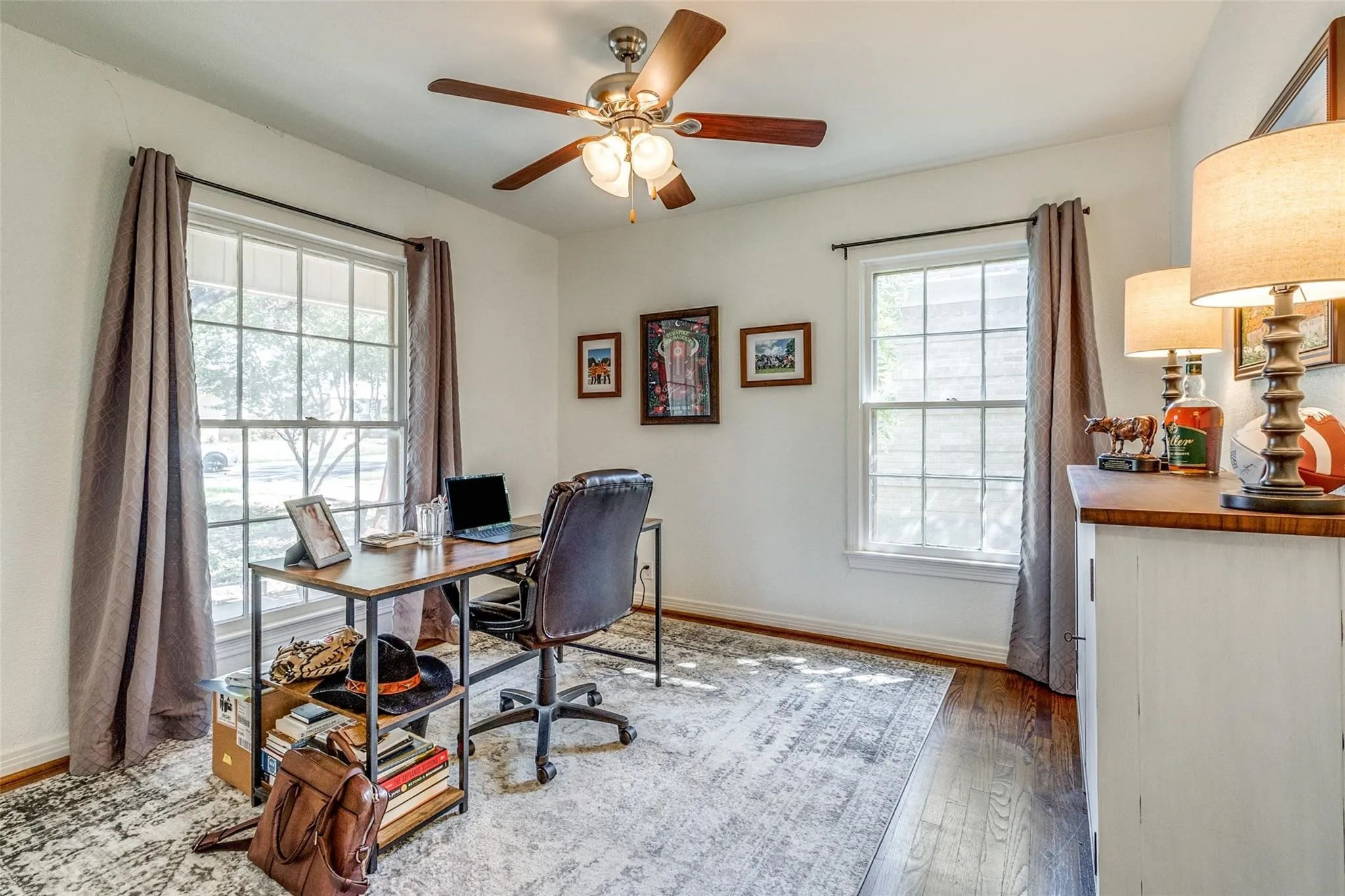 Single Family Residence For Rent in Dallas County , 3732 Seguin Drive, Dallas, Texas 75220, 3 Bedroom, 1 Bathroom, 1 Garage spaces, 1,002 Sqft, built in 1951, mls#21352824, Real Estate Agent in Dallas, Homes For Rent in Dallas county, Homes For Rent in Dallas, Realtor in Dallas Texas, Real Estate Brokerage Independent Realty Texas, Luminita Cordes Realtor