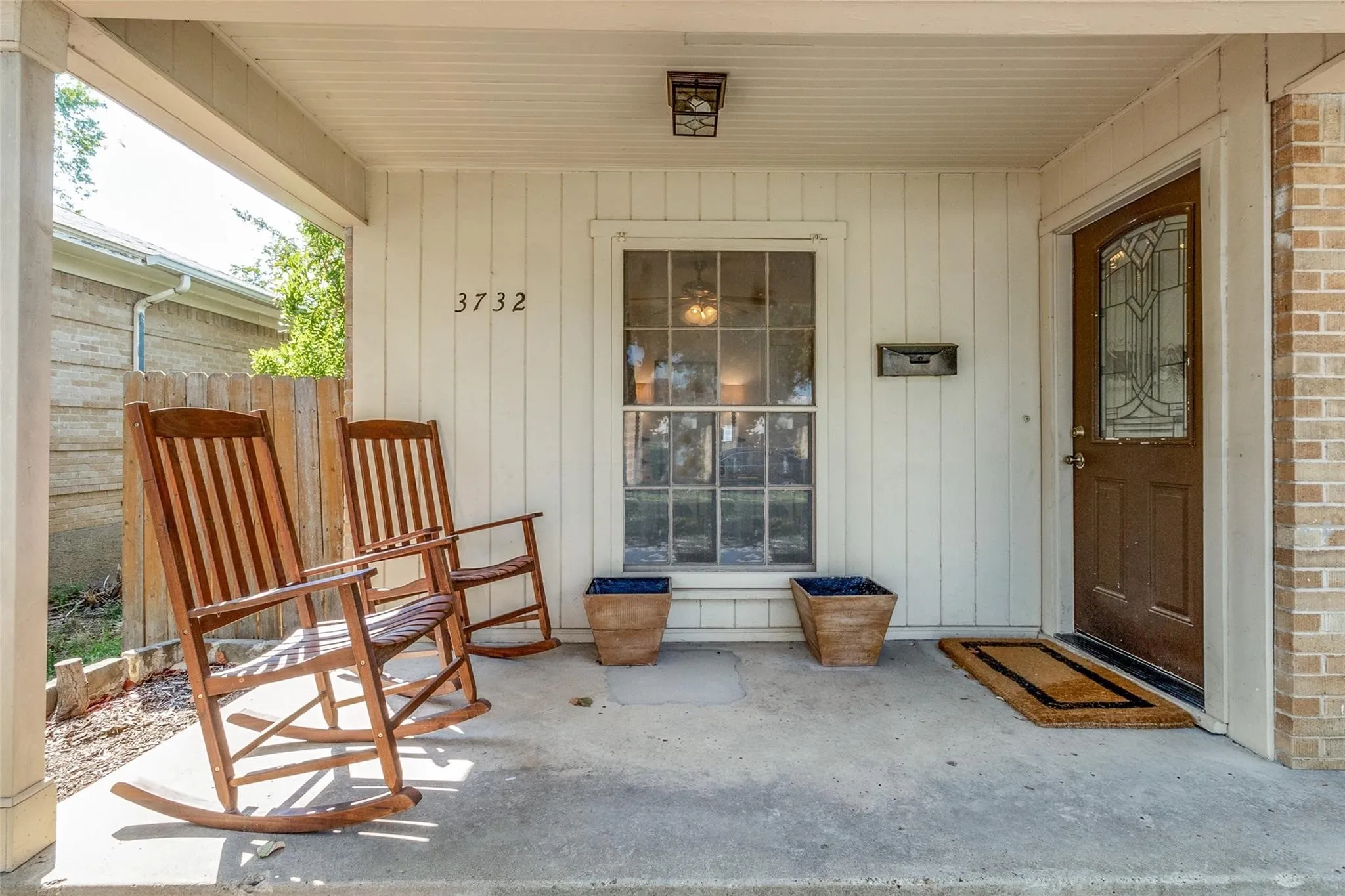 Single Family Residence For Rent in Dallas County , 3732 Seguin Drive, Dallas, Texas 75220, 3 Bedroom, 1 Bathroom, 1 Garage spaces, 1,002 Sqft, built in 1951, mls#21352824, Real Estate Agent in Dallas, Homes For Rent in Dallas county, Homes For Rent in Dallas, Realtor in Dallas Texas, Real Estate Brokerage Independent Realty Texas, Luminita Cordes Realtor