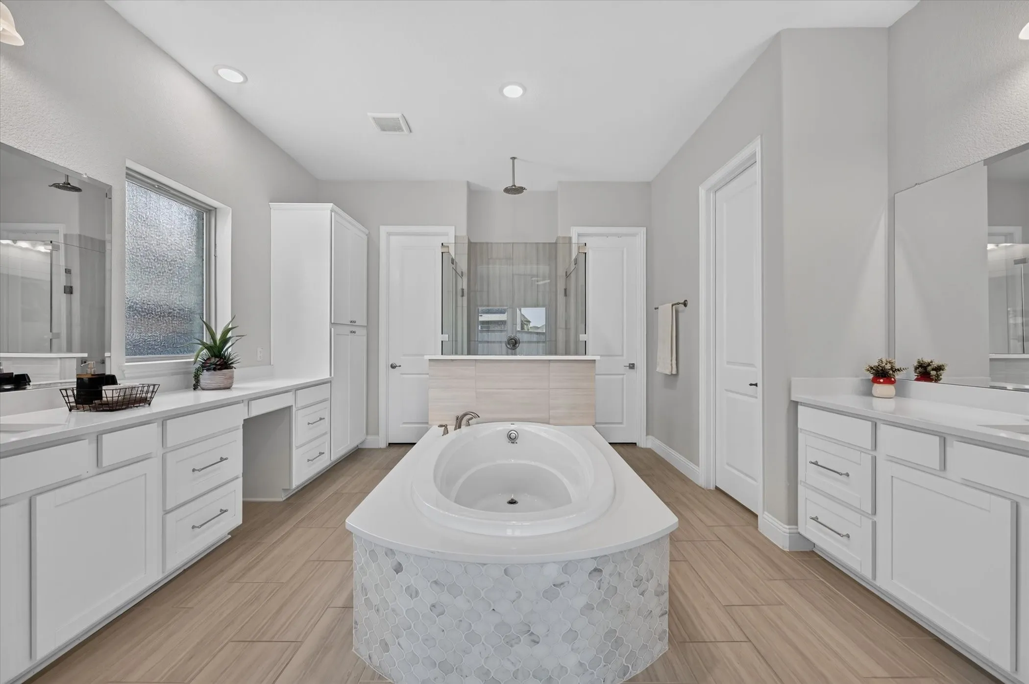 Single Family Residence For Sale in Collin County , 13683 Fernando Road, Frisco, Texas 75035, 5 Bedroom, 5 Bathroom, 3 Garage spaces, 4,605 Sqft, built in 2020, mls#21353863, Real Estate Agent in Frisco, Homes For Sale in Collin county, Homes For Sale in Frisco, Realtor in Frisco Texas, Real Estate Brokerage Independent Realty Texas, Luminita Cordes Realtor