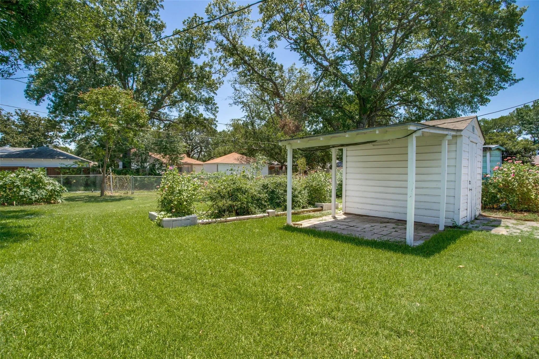 Single Family Residence For Rent in Dallas County , 3724 Almazan Drive, Dallas, Texas 75220, 2 Bedroom, 1 Bathroom, 1 Garage spaces, 941 Sqft, built in 1950, mls#21352854, Real Estate Agent in Dallas, Homes For Rent in Dallas county, Homes For Rent in Dallas, Realtor in Dallas Texas, Real Estate Brokerage Independent Realty Texas, Luminita Cordes Realtor