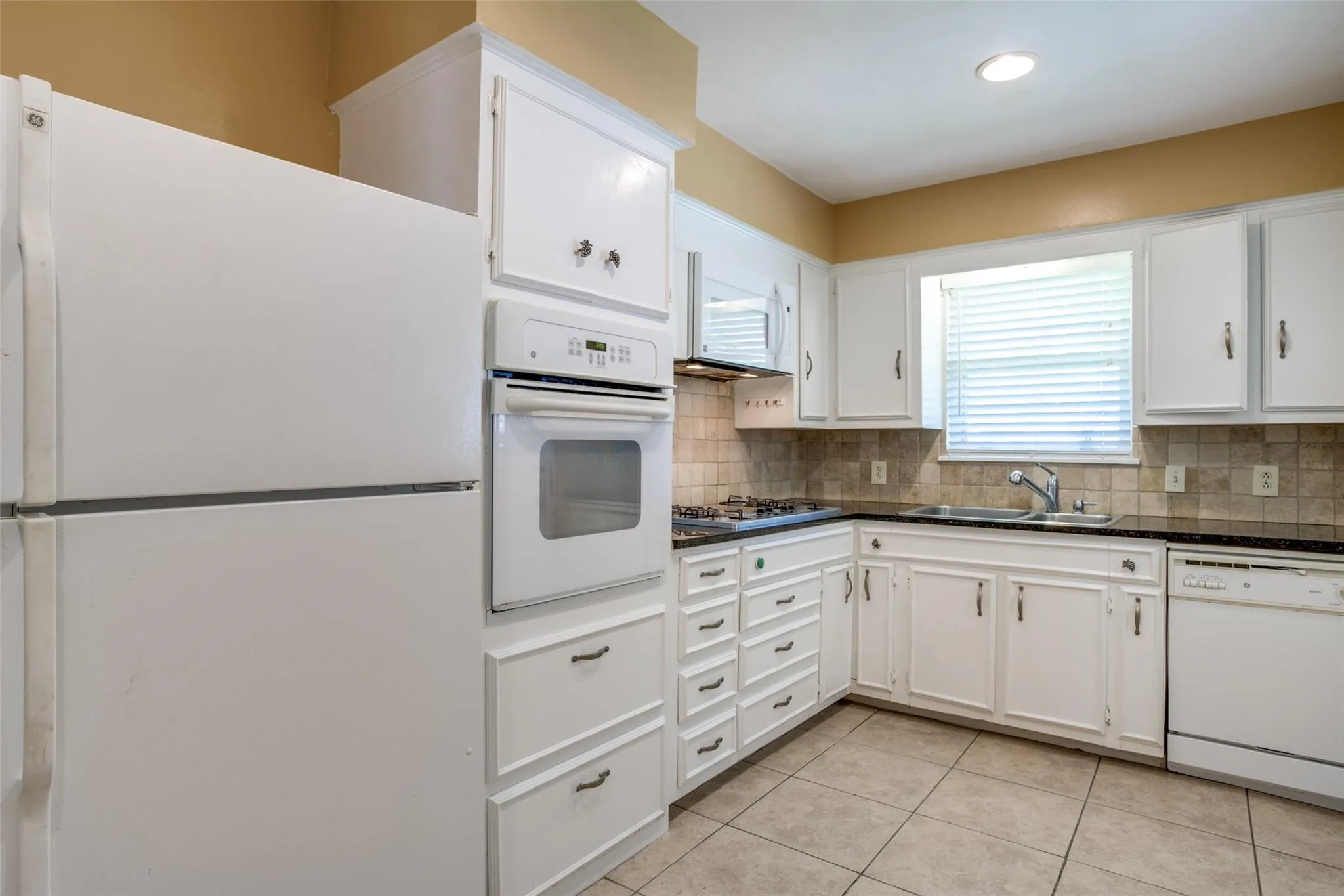 Single Family Residence For Rent in Dallas County , 3724 Almazan Drive, Dallas, Texas 75220, 2 Bedroom, 1 Bathroom, 1 Garage spaces, 941 Sqft, built in 1950, mls#21352854, Real Estate Agent in Dallas, Homes For Rent in Dallas county, Homes For Rent in Dallas, Realtor in Dallas Texas, Real Estate Brokerage Independent Realty Texas, Luminita Cordes Realtor