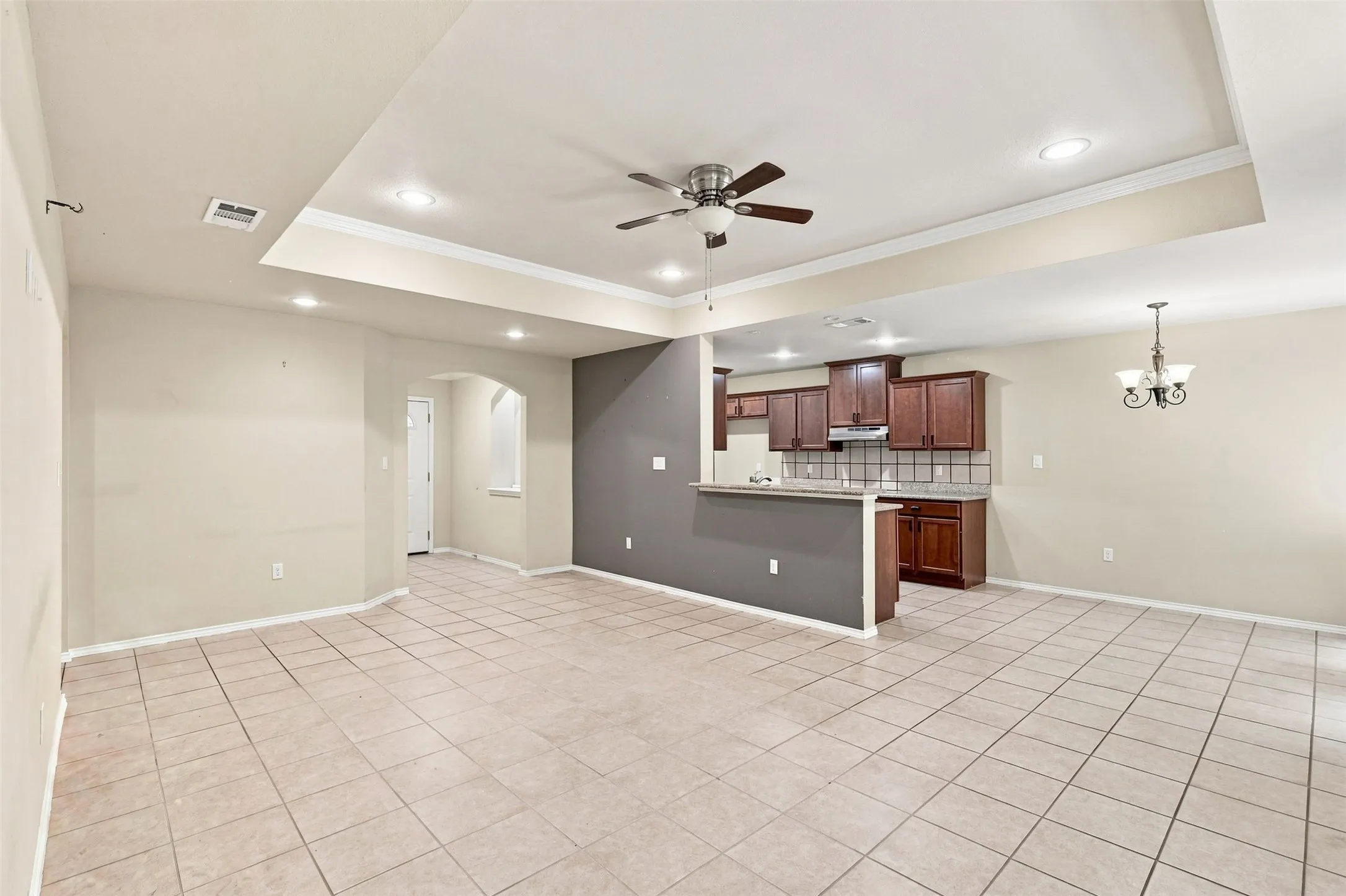 Single Family Residence For Sale in Titus County , 613 Therese Ct., Mt Pleasant, Texas 75455, 3 Bedroom, 2 Bathroom, 1 Garage spaces, 1,225 Sqft, built in 2012, mls#21352942, Real Estate Agent in Mt Pleasant, Homes For Sale in Titus county, Homes For Sale in Mt Pleasant, Realtor in Mt Pleasant Texas, Real Estate Brokerage Independent Realty Texas, Luminita Cordes Realtor