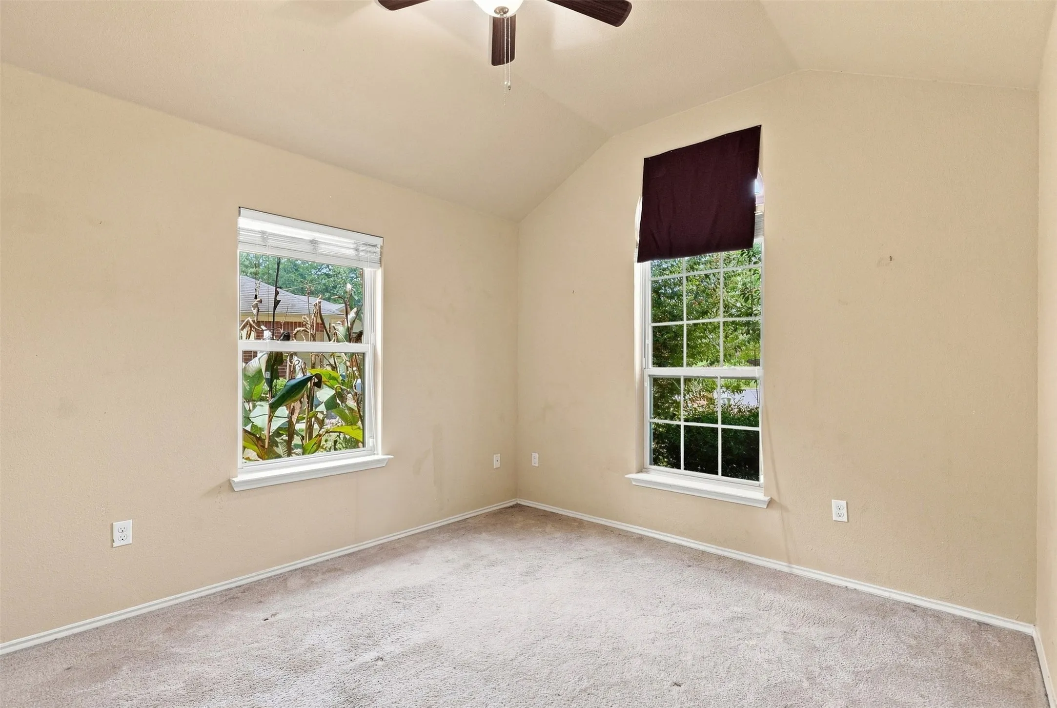 Single Family Residence For Sale in Titus County , 613 Therese Ct., Mt Pleasant, Texas 75455, 3 Bedroom, 2 Bathroom, 1 Garage spaces, 1,225 Sqft, built in 2012, mls#21352942, Real Estate Agent in Mt Pleasant, Homes For Sale in Titus county, Homes For Sale in Mt Pleasant, Realtor in Mt Pleasant Texas, Real Estate Brokerage Independent Realty Texas, Luminita Cordes Realtor