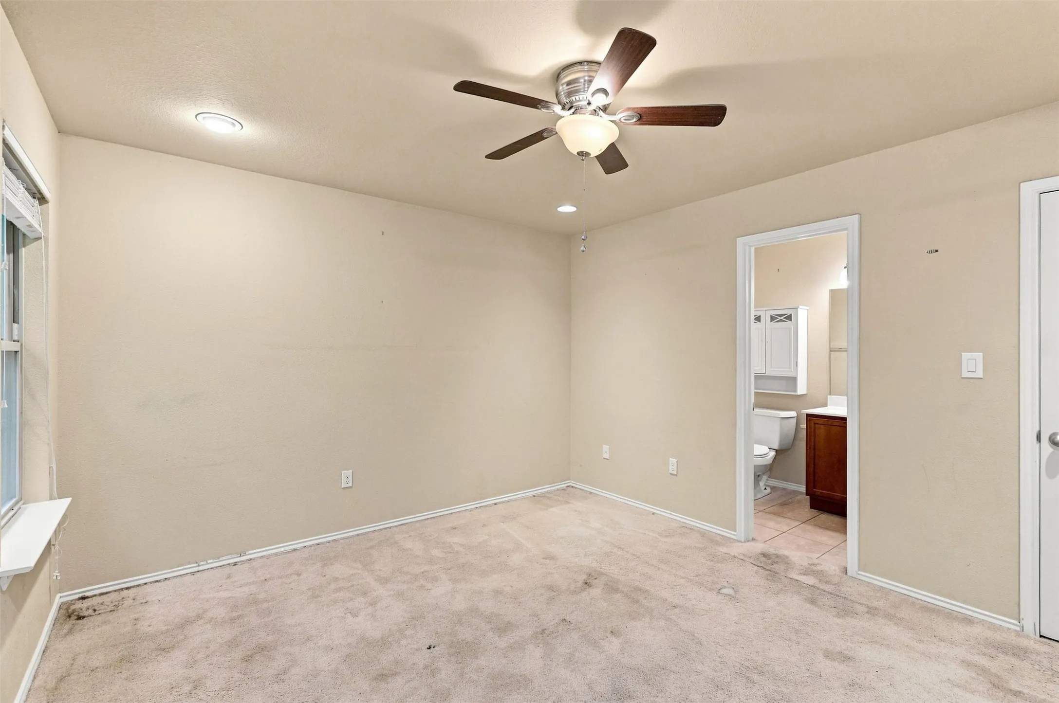 Single Family Residence For Sale in Titus County , 613 Therese Ct., Mt Pleasant, Texas 75455, 3 Bedroom, 2 Bathroom, 1 Garage spaces, 1,225 Sqft, built in 2012, mls#21352942, Real Estate Agent in Mt Pleasant, Homes For Sale in Titus county, Homes For Sale in Mt Pleasant, Realtor in Mt Pleasant Texas, Real Estate Brokerage Independent Realty Texas, Luminita Cordes Realtor
