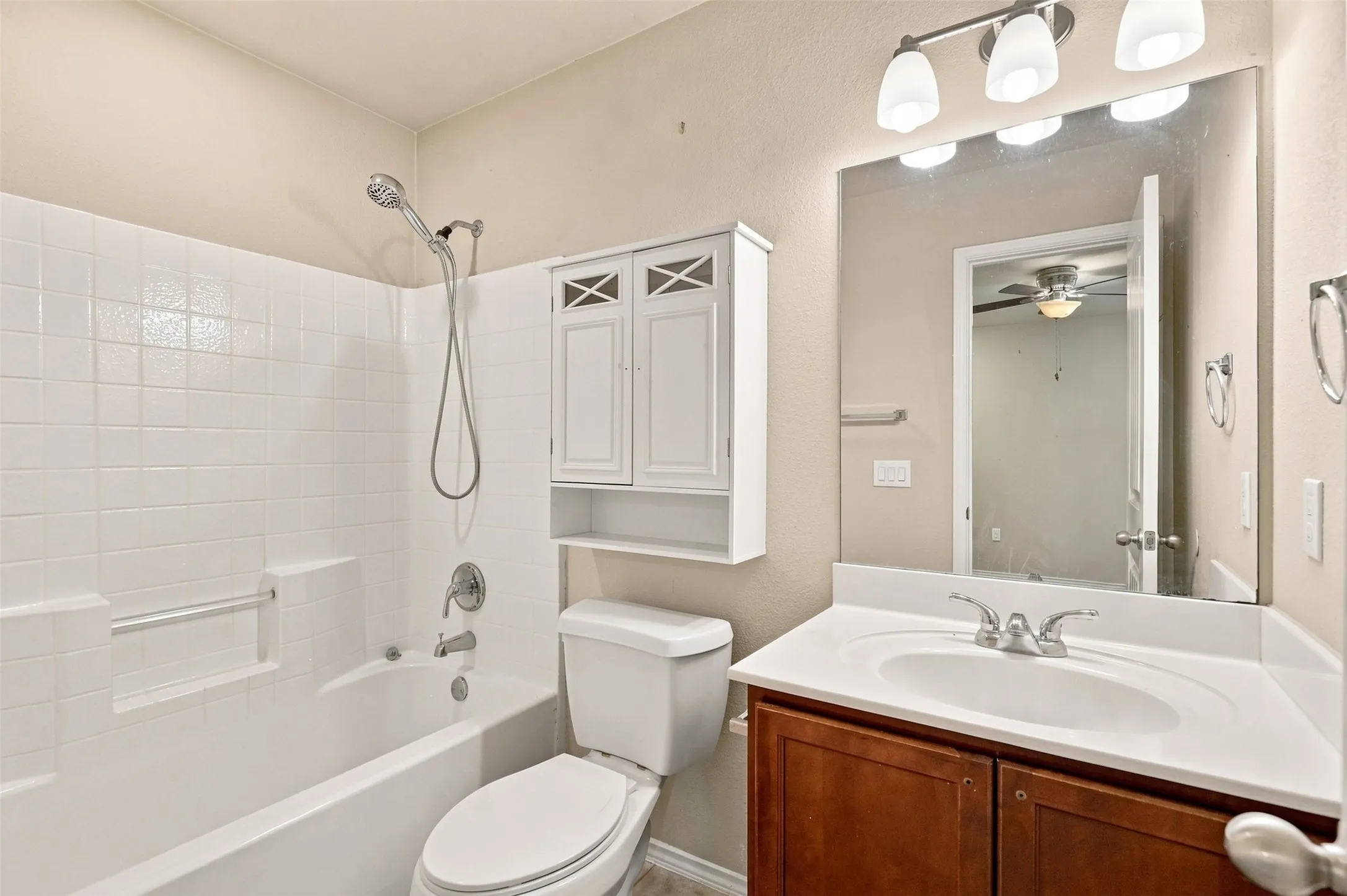 Single Family Residence For Sale in Titus County , 613 Therese Ct., Mt Pleasant, Texas 75455, 3 Bedroom, 2 Bathroom, 1 Garage spaces, 1,225 Sqft, built in 2012, mls#21352942, Real Estate Agent in Mt Pleasant, Homes For Sale in Titus county, Homes For Sale in Mt Pleasant, Realtor in Mt Pleasant Texas, Real Estate Brokerage Independent Realty Texas, Luminita Cordes Realtor