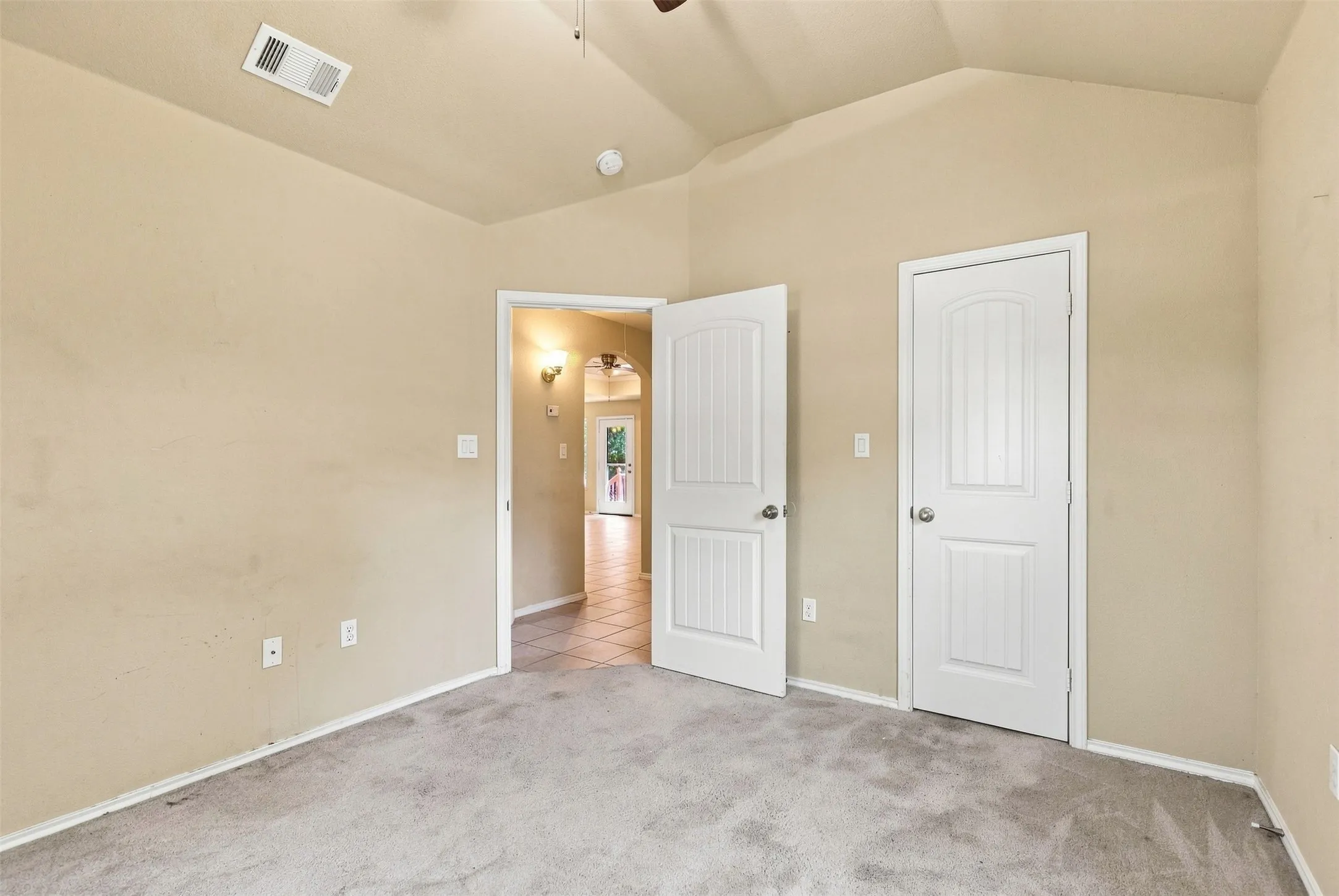Single Family Residence For Sale in Titus County , 613 Therese Ct., Mt Pleasant, Texas 75455, 3 Bedroom, 2 Bathroom, 1 Garage spaces, 1,225 Sqft, built in 2012, mls#21352942, Real Estate Agent in Mt Pleasant, Homes For Sale in Titus county, Homes For Sale in Mt Pleasant, Realtor in Mt Pleasant Texas, Real Estate Brokerage Independent Realty Texas, Luminita Cordes Realtor