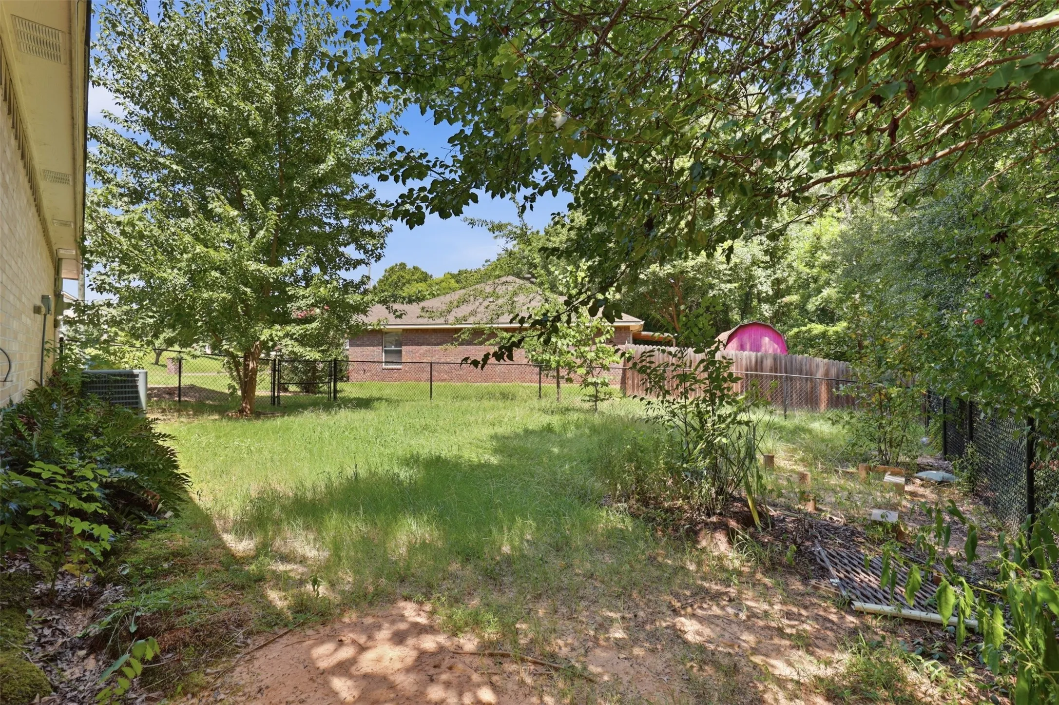 Single Family Residence For Sale in Titus County , 613 Therese Ct., Mt Pleasant, Texas 75455, 3 Bedroom, 2 Bathroom, 1 Garage spaces, 1,225 Sqft, built in 2012, mls#21352942, Real Estate Agent in Mt Pleasant, Homes For Sale in Titus county, Homes For Sale in Mt Pleasant, Realtor in Mt Pleasant Texas, Real Estate Brokerage Independent Realty Texas, Luminita Cordes Realtor