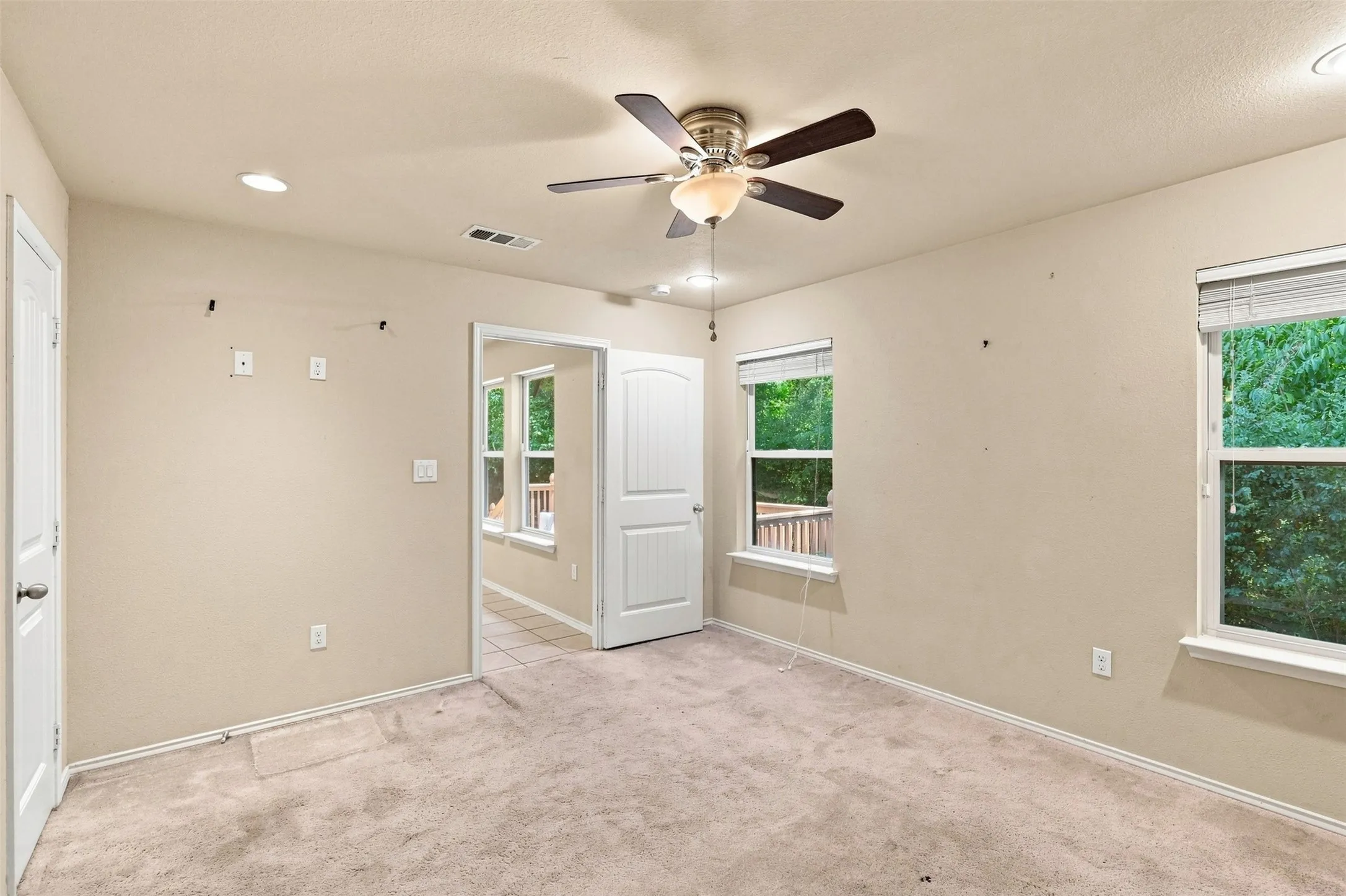 Single Family Residence For Sale in Titus County , 613 Therese Ct., Mt Pleasant, Texas 75455, 3 Bedroom, 2 Bathroom, 1 Garage spaces, 1,225 Sqft, built in 2012, mls#21352942, Real Estate Agent in Mt Pleasant, Homes For Sale in Titus county, Homes For Sale in Mt Pleasant, Realtor in Mt Pleasant Texas, Real Estate Brokerage Independent Realty Texas, Luminita Cordes Realtor