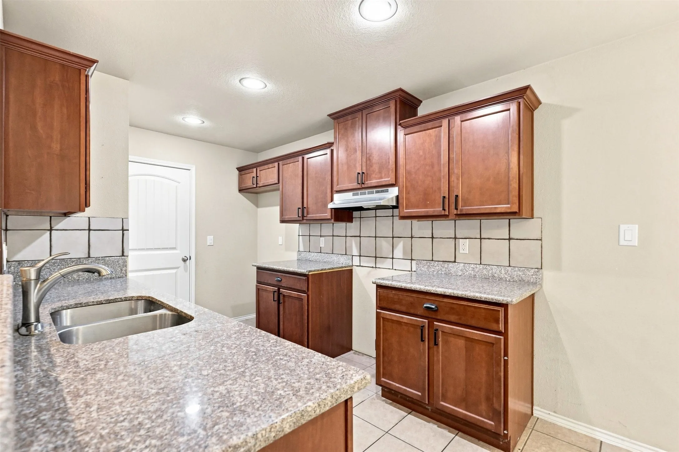 Single Family Residence For Sale in Titus County , 613 Therese Ct., Mt Pleasant, Texas 75455, 3 Bedroom, 2 Bathroom, 1 Garage spaces, 1,225 Sqft, built in 2012, mls#21352942, Real Estate Agent in Mt Pleasant, Homes For Sale in Titus county, Homes For Sale in Mt Pleasant, Realtor in Mt Pleasant Texas, Real Estate Brokerage Independent Realty Texas, Luminita Cordes Realtor