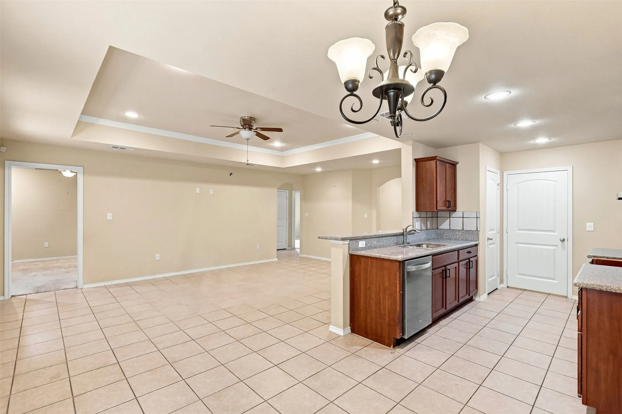 Single Family Residence For Sale in Titus County , 613 Therese Ct., Mt Pleasant, Texas 75455, 3 Bedroom, 2 Bathroom, 1 Garage spaces, 1,225 Sqft, built in 2012, mls#21352942, Real Estate Agent in Mt Pleasant, Homes For Sale in Titus county, Homes For Sale in Mt Pleasant, Realtor in Mt Pleasant Texas, Real Estate Brokerage Independent Realty Texas, Luminita Cordes Realtor