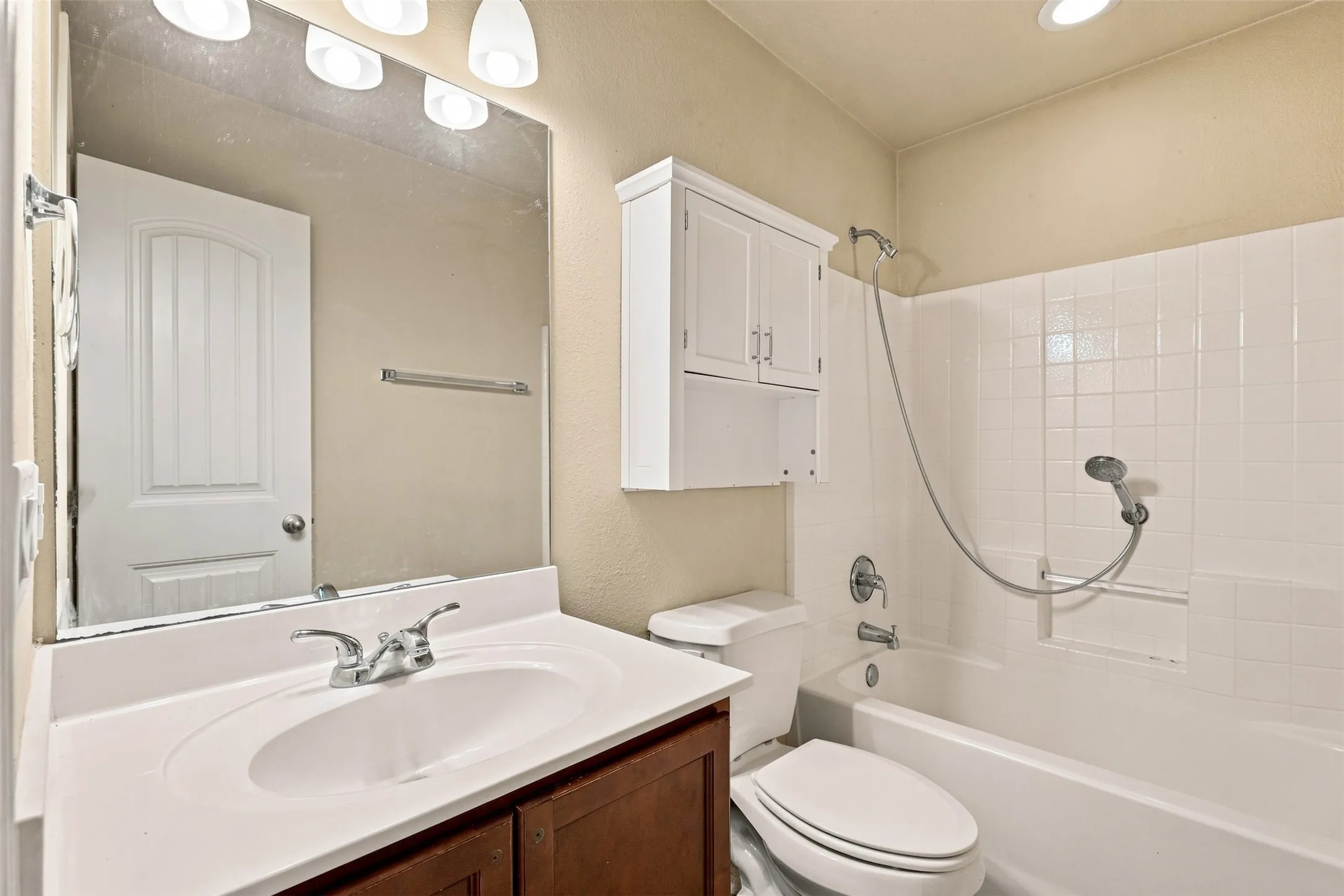 Single Family Residence For Sale in Titus County , 613 Therese Ct., Mt Pleasant, Texas 75455, 3 Bedroom, 2 Bathroom, 1 Garage spaces, 1,225 Sqft, built in 2012, mls#21352942, Real Estate Agent in Mt Pleasant, Homes For Sale in Titus county, Homes For Sale in Mt Pleasant, Realtor in Mt Pleasant Texas, Real Estate Brokerage Independent Realty Texas, Luminita Cordes Realtor