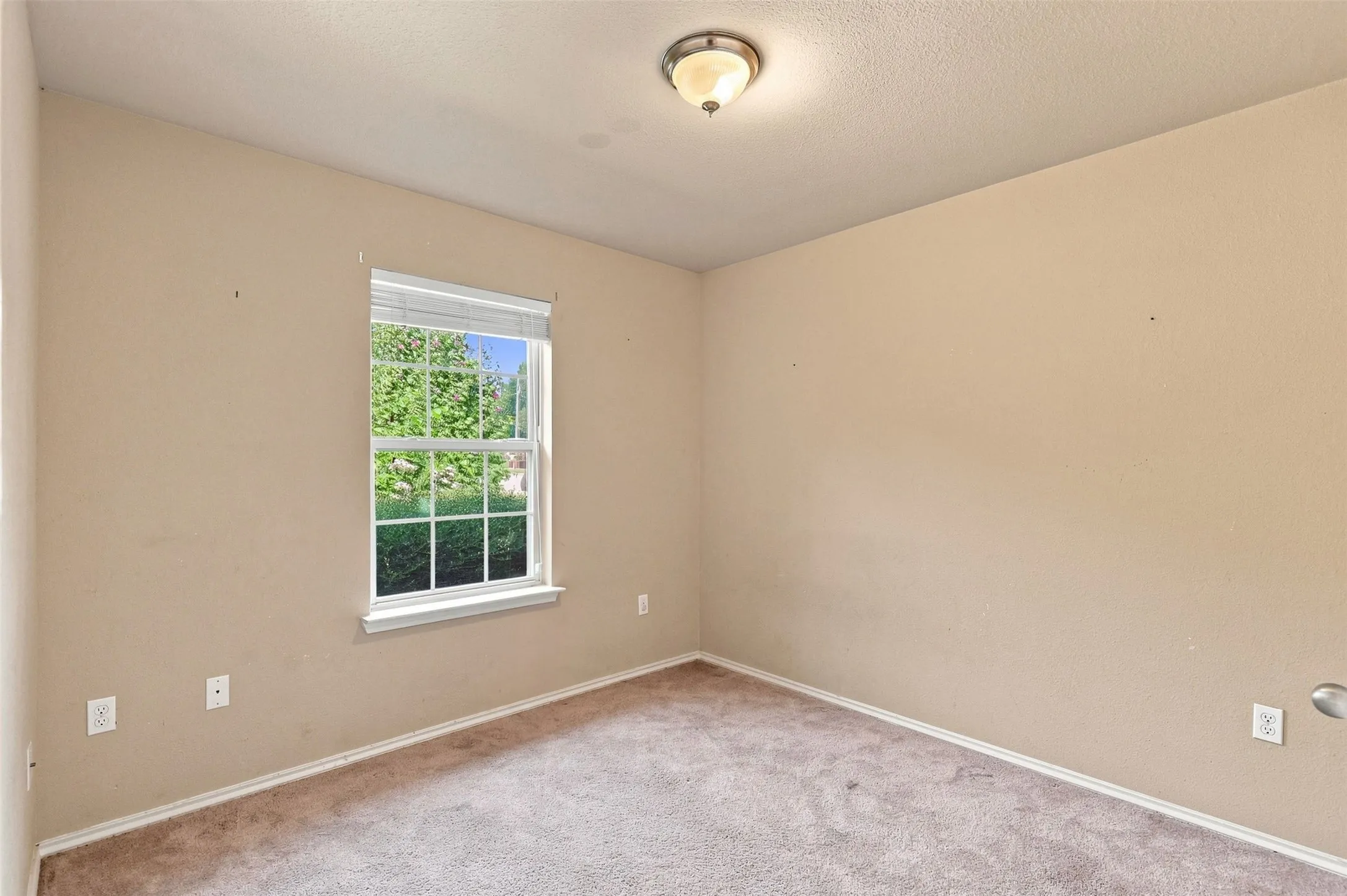 Single Family Residence For Sale in Titus County , 613 Therese Ct., Mt Pleasant, Texas 75455, 3 Bedroom, 2 Bathroom, 1 Garage spaces, 1,225 Sqft, built in 2012, mls#21352942, Real Estate Agent in Mt Pleasant, Homes For Sale in Titus county, Homes For Sale in Mt Pleasant, Realtor in Mt Pleasant Texas, Real Estate Brokerage Independent Realty Texas, Luminita Cordes Realtor