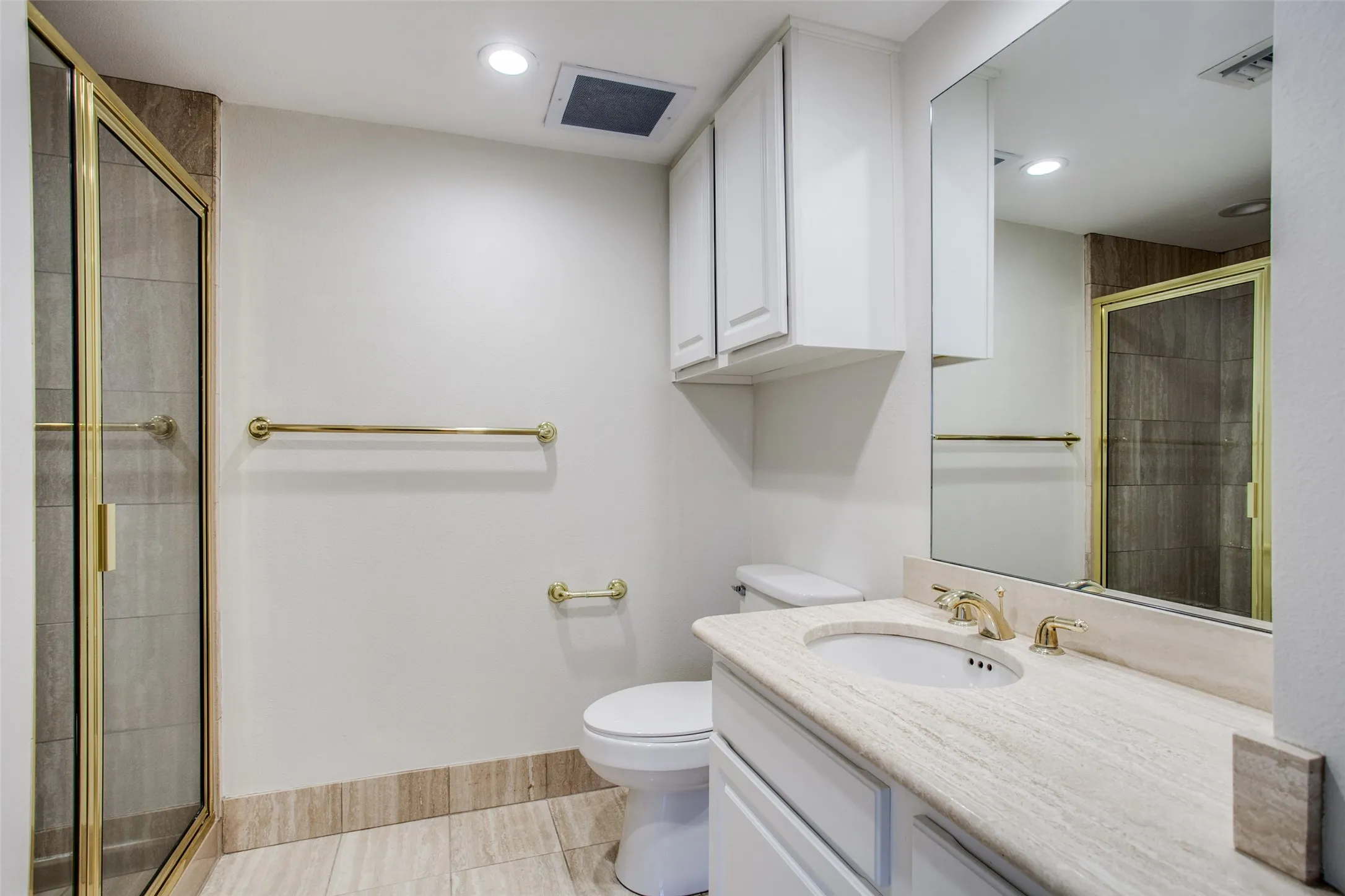 Condominium For Rent in Dallas County , 4242 Lomo Alto Drive N51, Highland Park, Texas 75219, 2 Bedroom, 3 Bathroom, 1 Garage spaces, 1,510 Sqft, built in 1950, mls#21353900, Real Estate Agent in Highland Park, Homes For Rent in Dallas county, Homes For Rent in Highland Park, Realtor in Highland Park Texas, Real Estate Brokerage Independent Realty Texas, Luminita Cordes Realtor