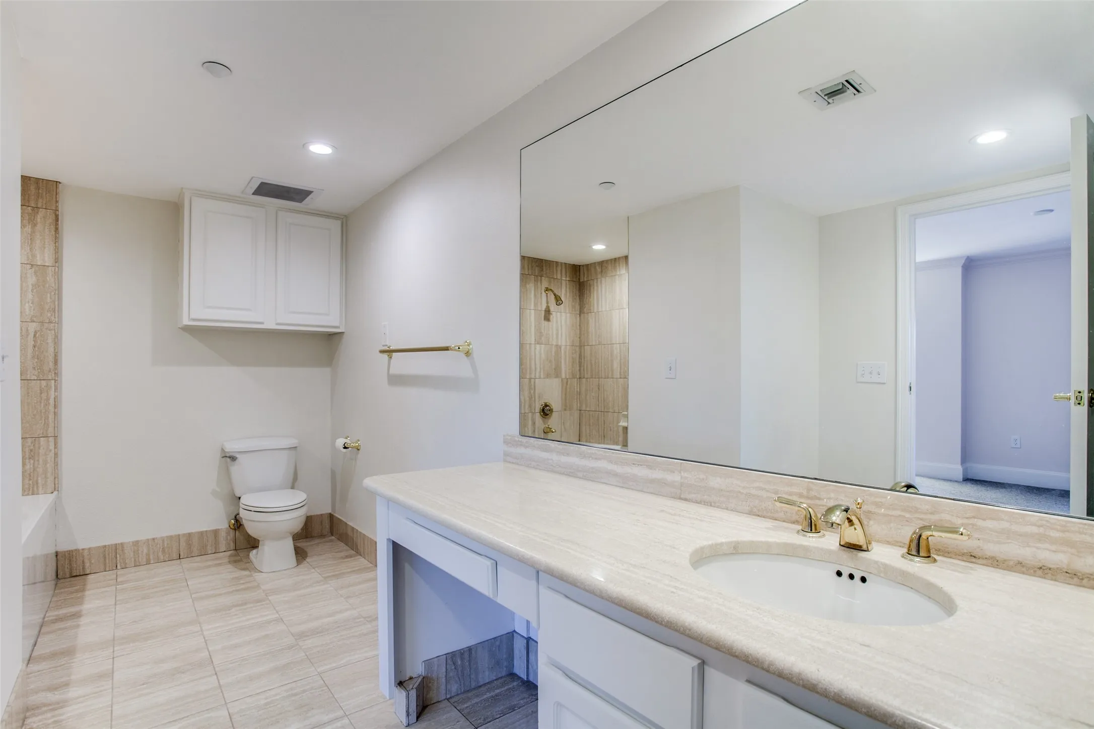 Condominium For Rent in Dallas County , 4242 Lomo Alto Drive N51, Highland Park, Texas 75219, 2 Bedroom, 3 Bathroom, 1 Garage spaces, 1,510 Sqft, built in 1950, mls#21353900, Real Estate Agent in Highland Park, Homes For Rent in Dallas county, Homes For Rent in Highland Park, Realtor in Highland Park Texas, Real Estate Brokerage Independent Realty Texas, Luminita Cordes Realtor