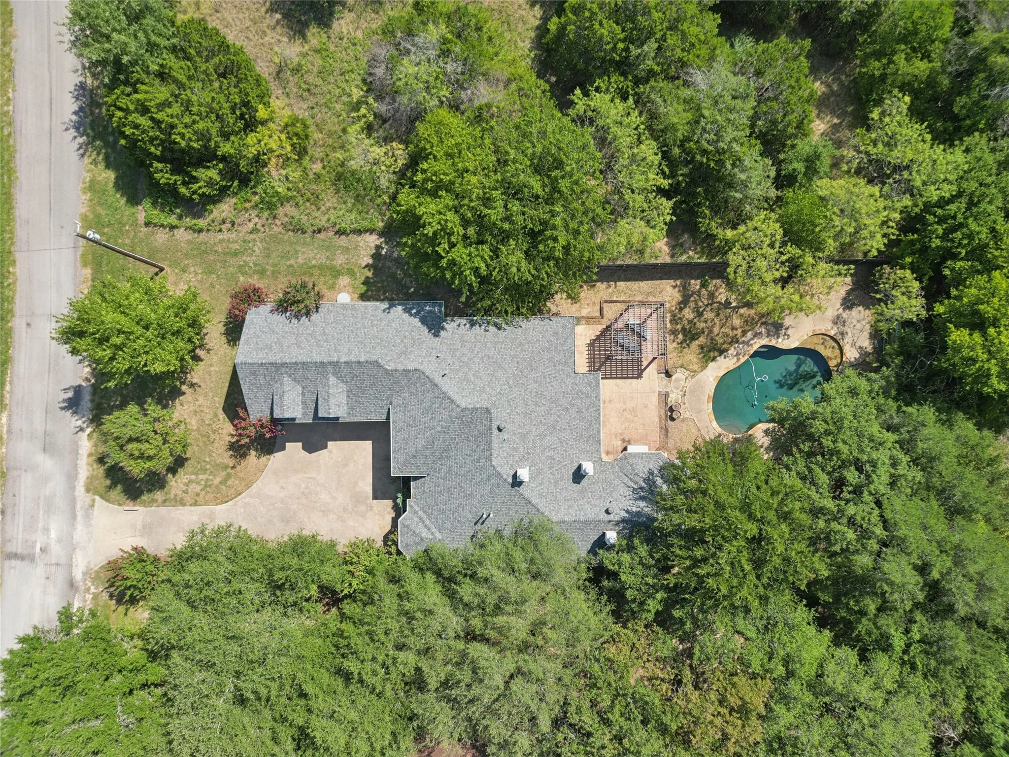 Single Family Residence For Sale in Hill County , 43192 Fringewood Drive, Whitney, Texas 76692, 3 Bedroom, 3 Bathroom, 3 Garage spaces, 2,325 Sqft, built in 2002, mls#21354046, Real Estate Agent in Whitney, Homes For Sale in Hill county, Homes For Sale in Whitney, Realtor in Whitney Texas, Real Estate Brokerage Independent Realty Texas, Luminita Cordes Realtor
