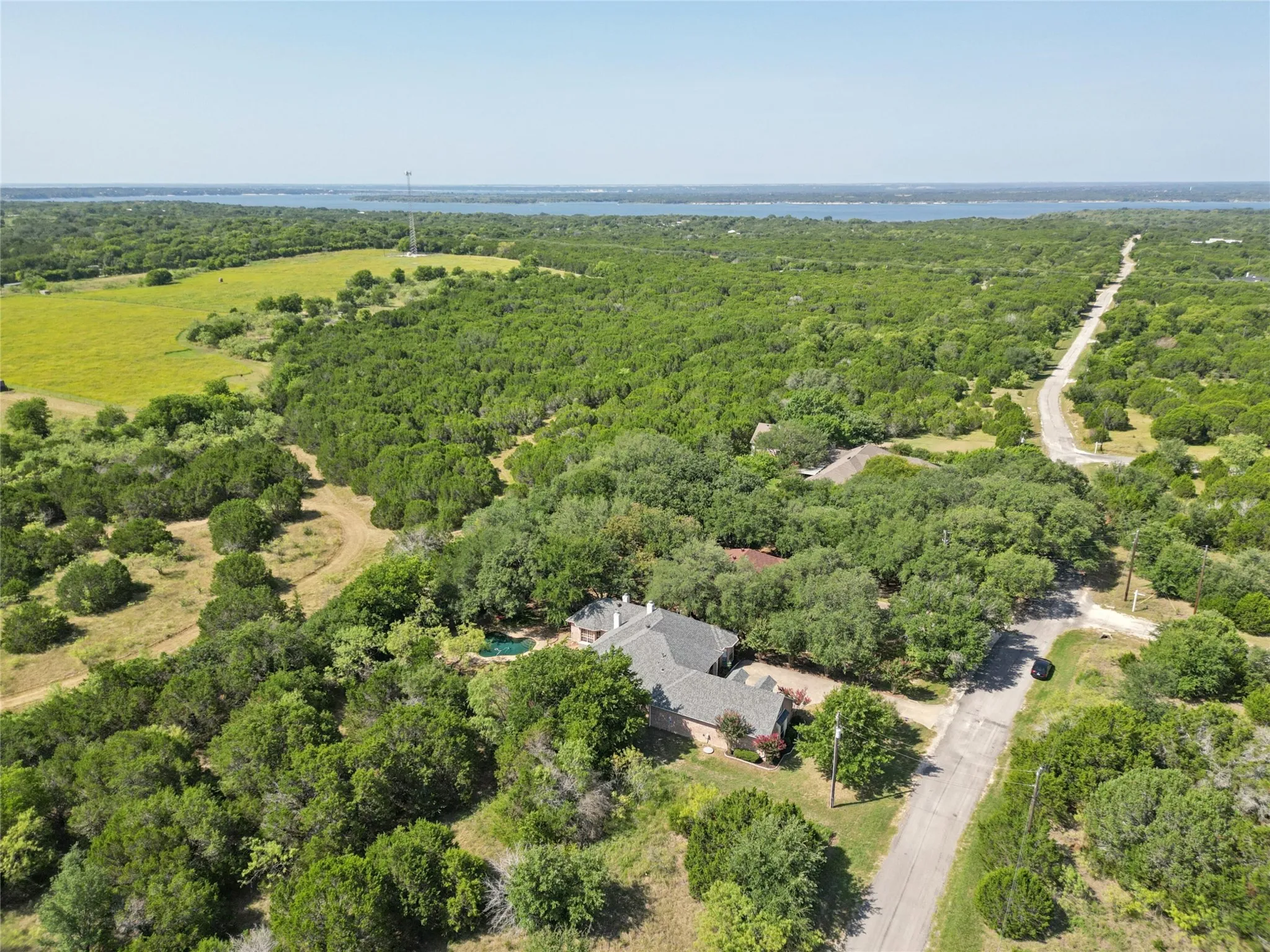 Single Family Residence For Sale in Hill County , 43192 Fringewood Drive, Whitney, Texas 76692, 3 Bedroom, 3 Bathroom, 3 Garage spaces, 2,325 Sqft, built in 2002, mls#21354046, Real Estate Agent in Whitney, Homes For Sale in Hill county, Homes For Sale in Whitney, Realtor in Whitney Texas, Real Estate Brokerage Independent Realty Texas, Luminita Cordes Realtor